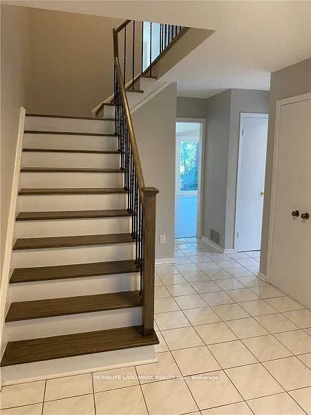 120 Micmac Crescent, #Upper