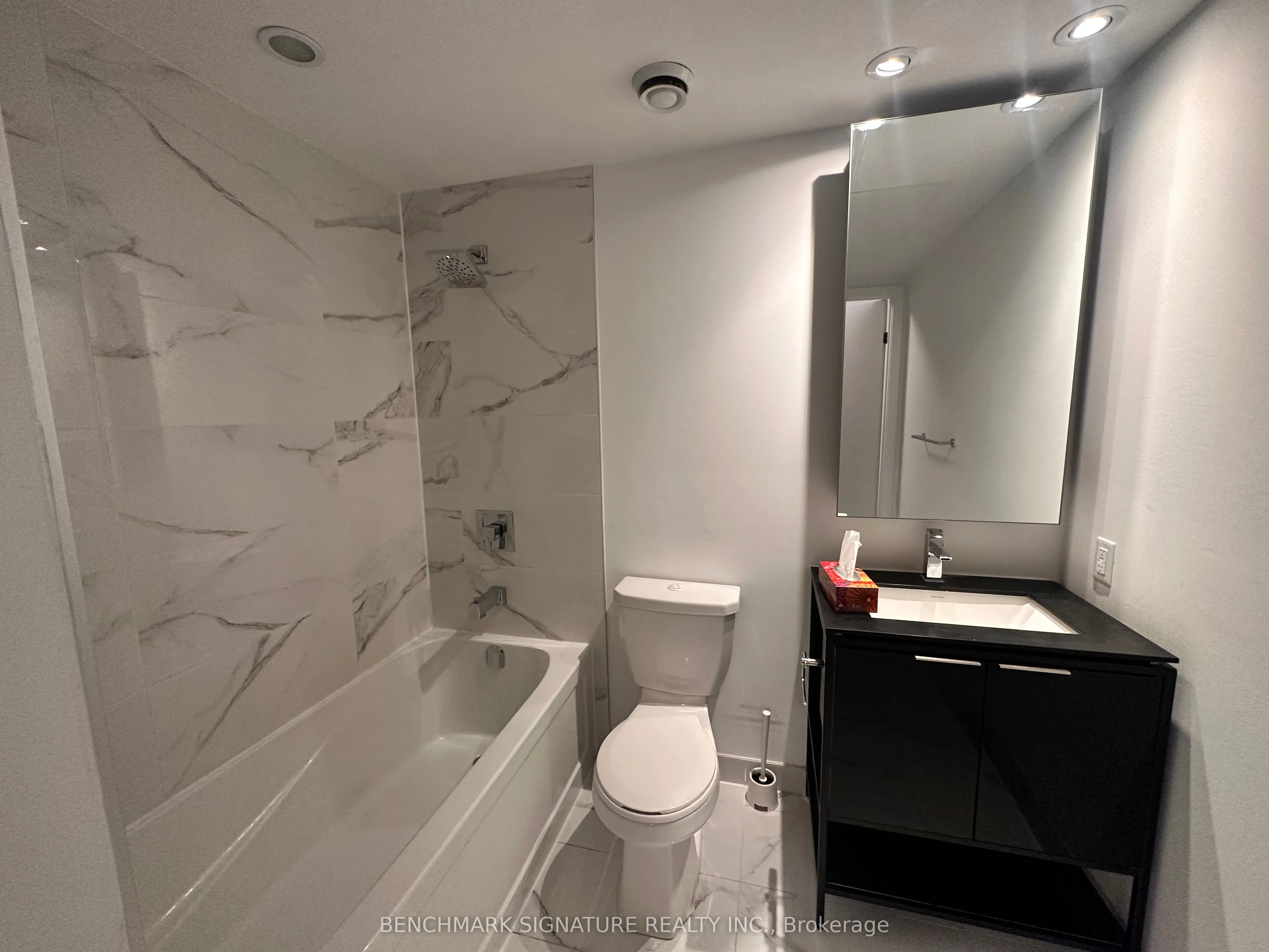 77 Shuter Street, #3107