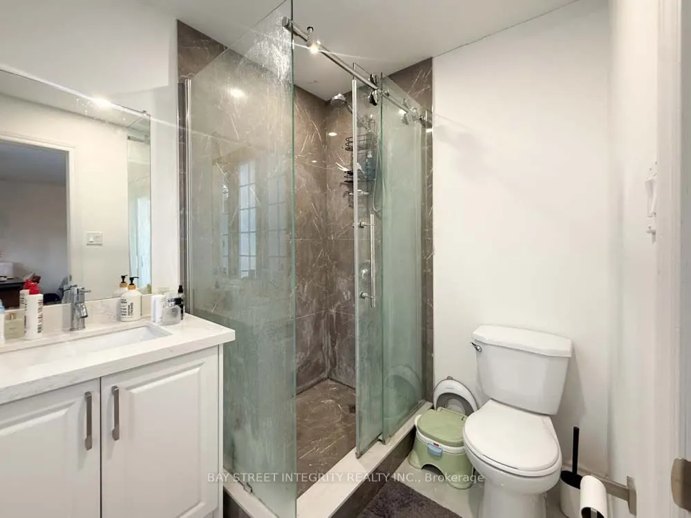 315 Laird Drive, #Upper