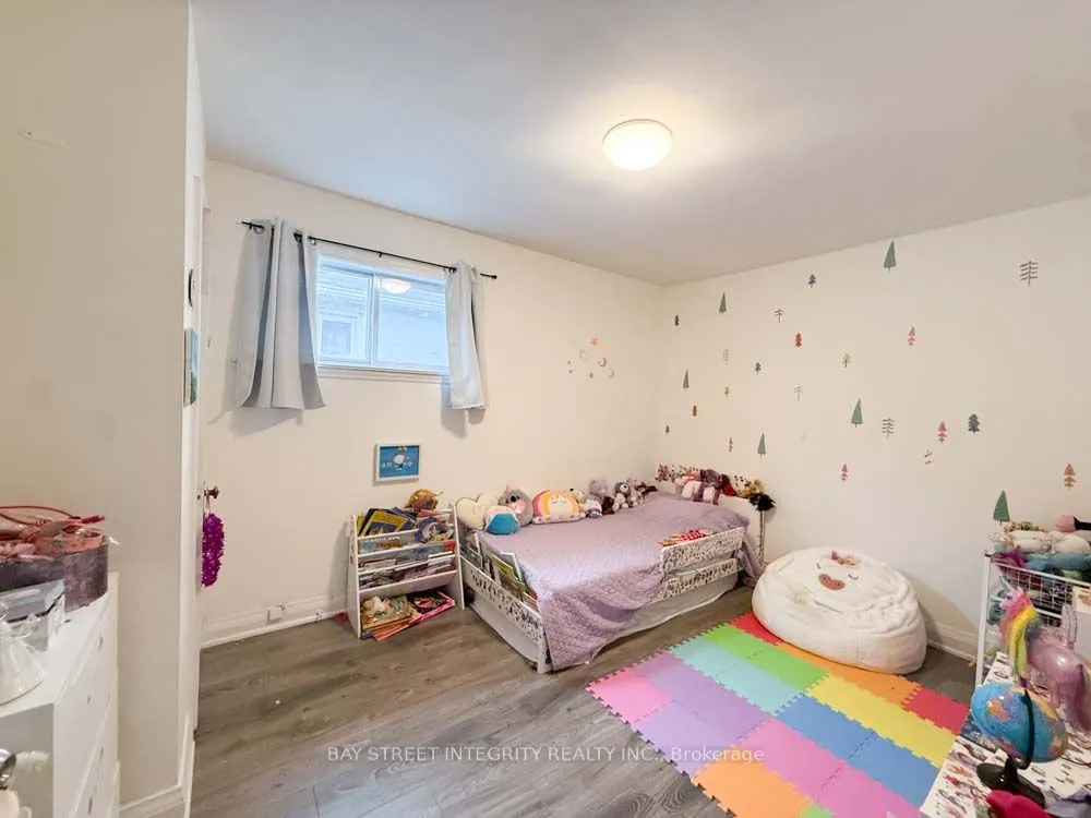 315 Laird Drive, #Upper