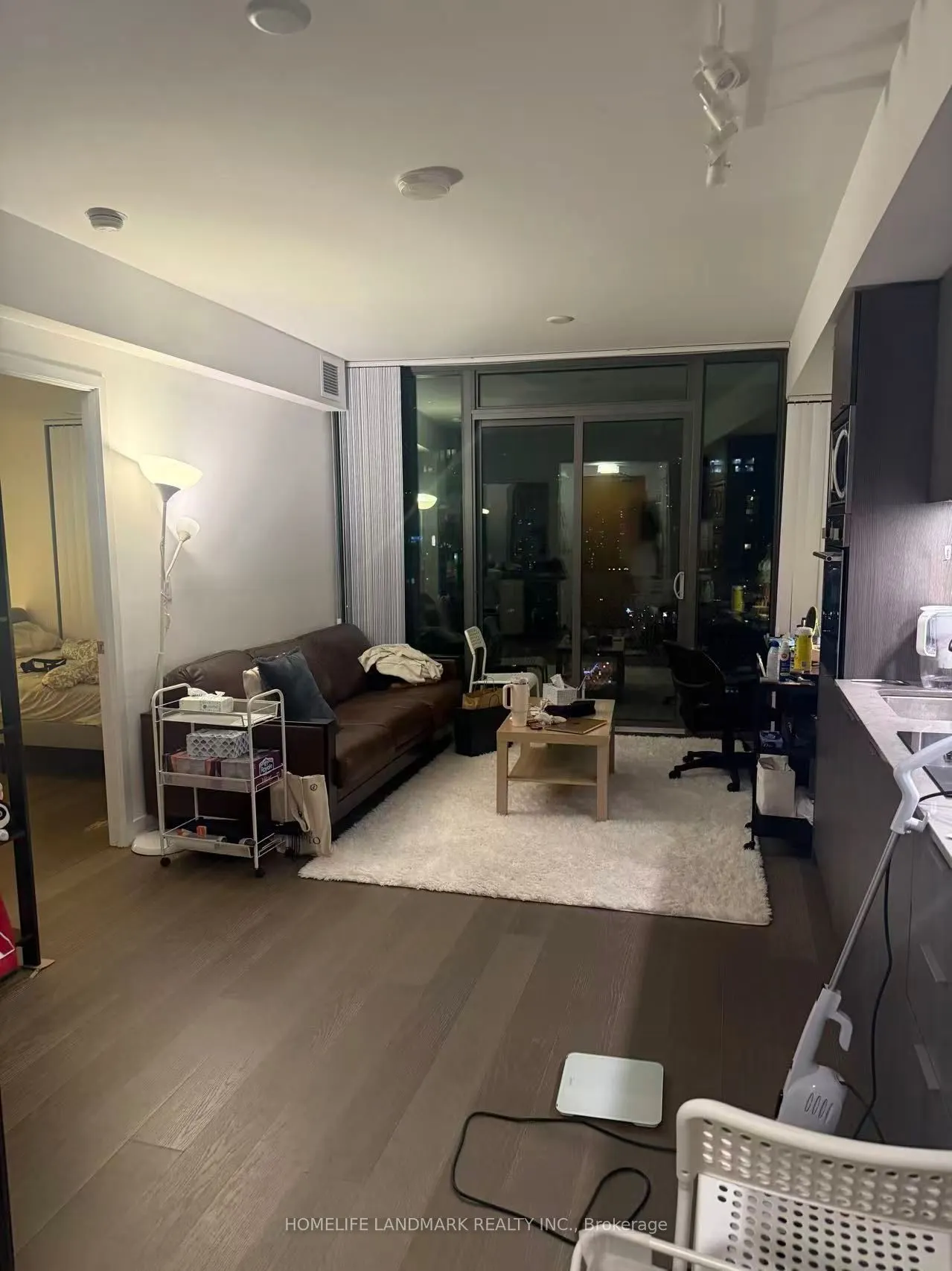 11 Wellesley Street W, #2001