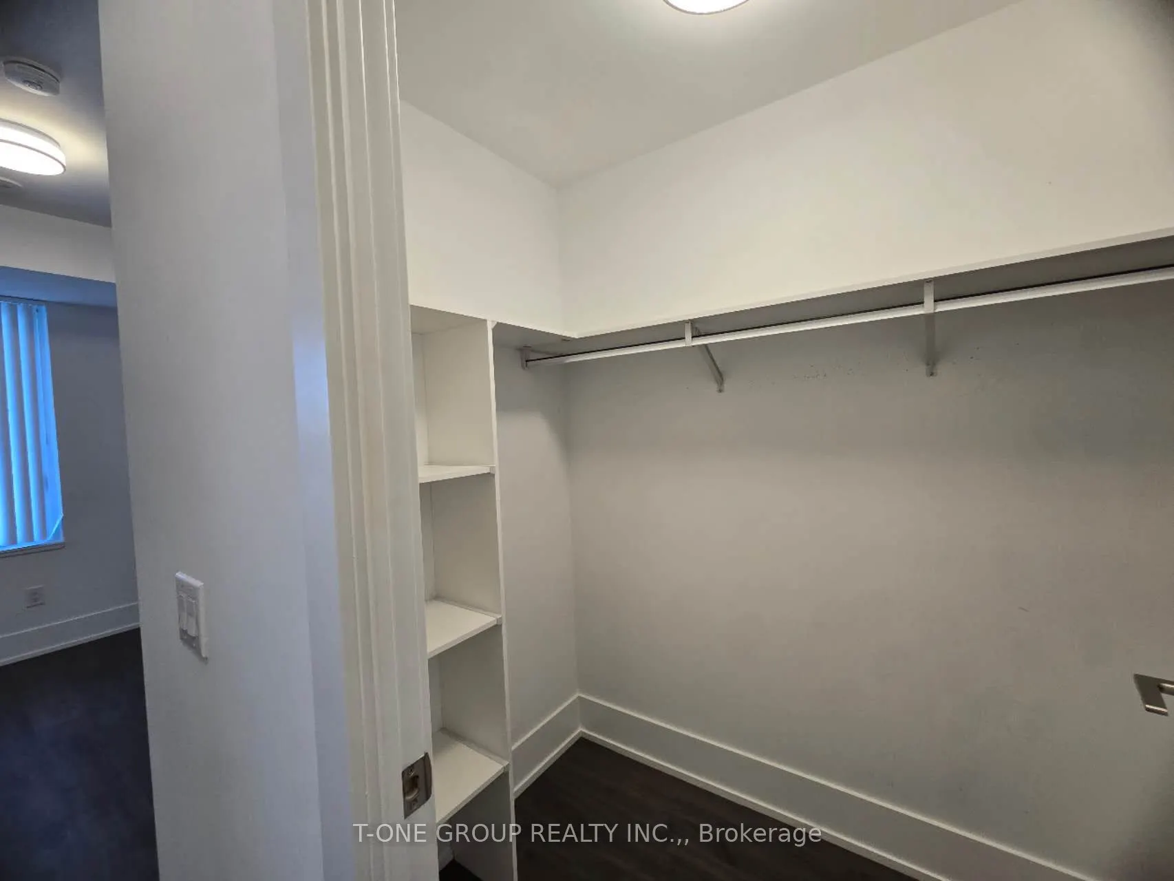 480 Front Street W, #803