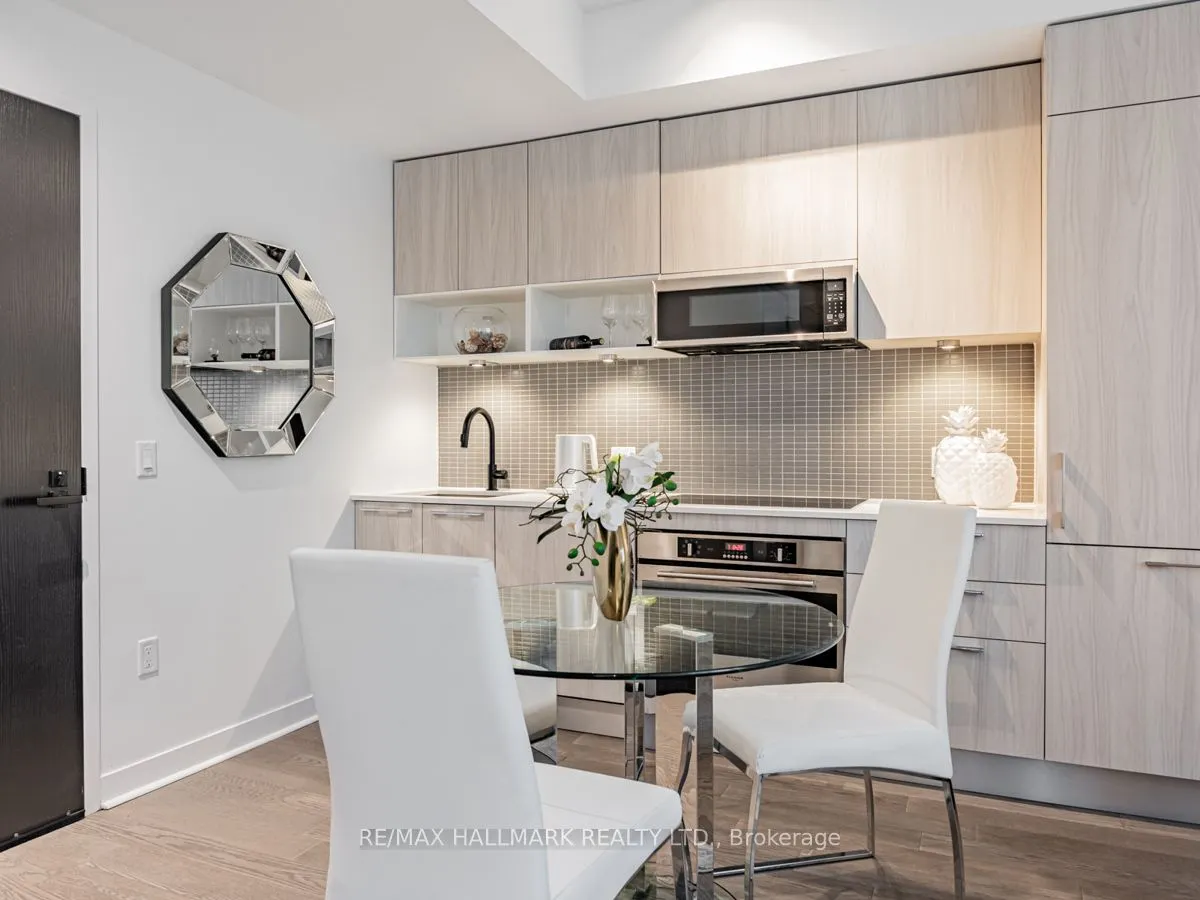501 Adelaide Street W, #10