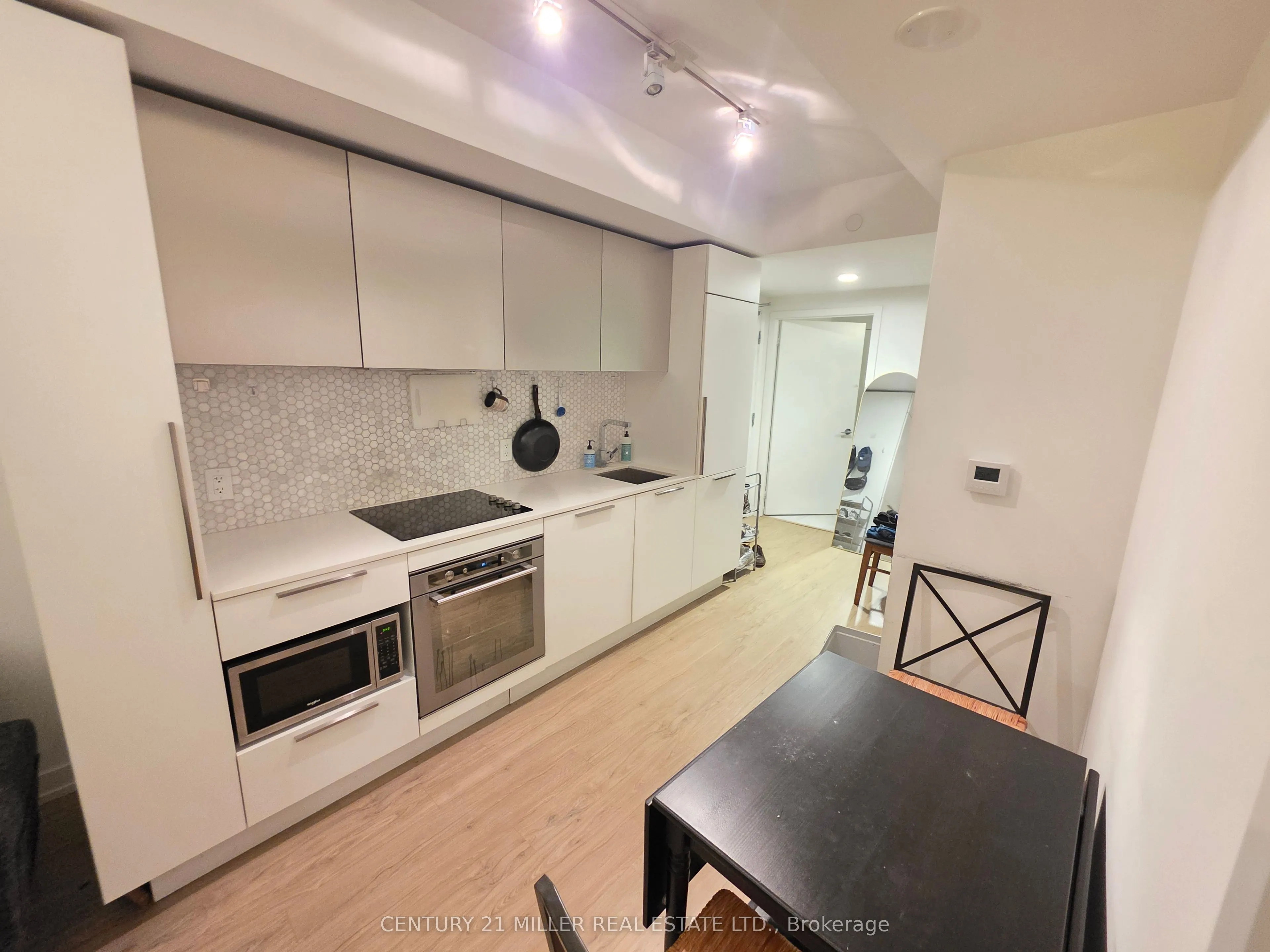 85 Wood Street, #1005