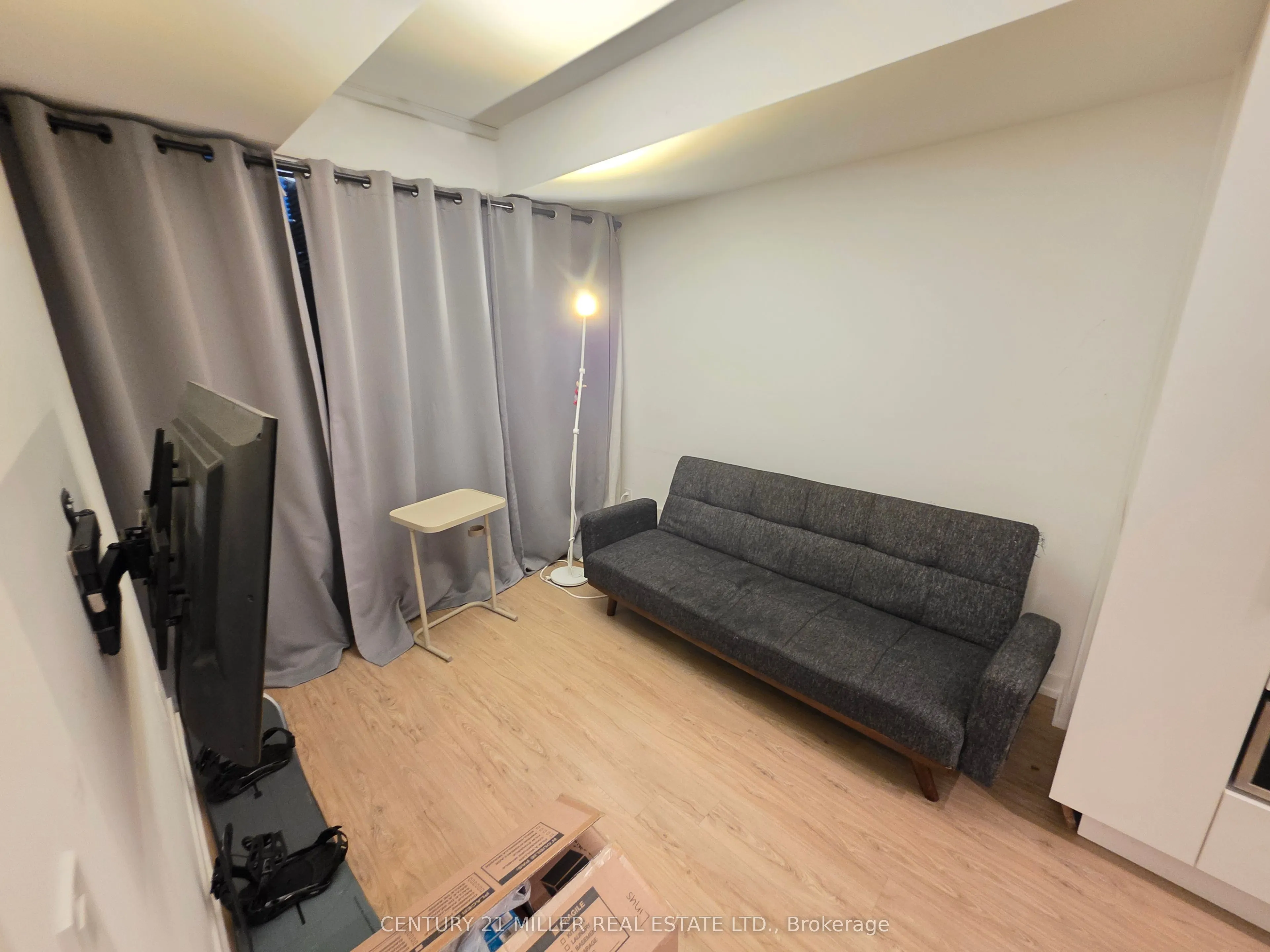 85 Wood Street, #1005