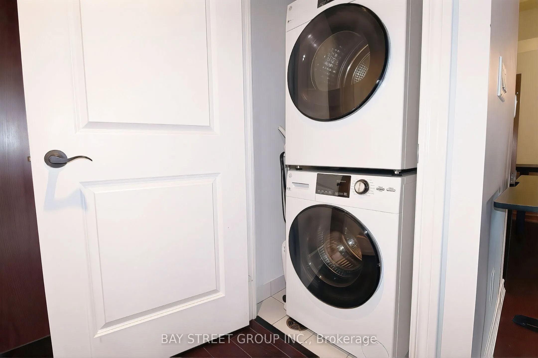 386 Yonge Street, #2213