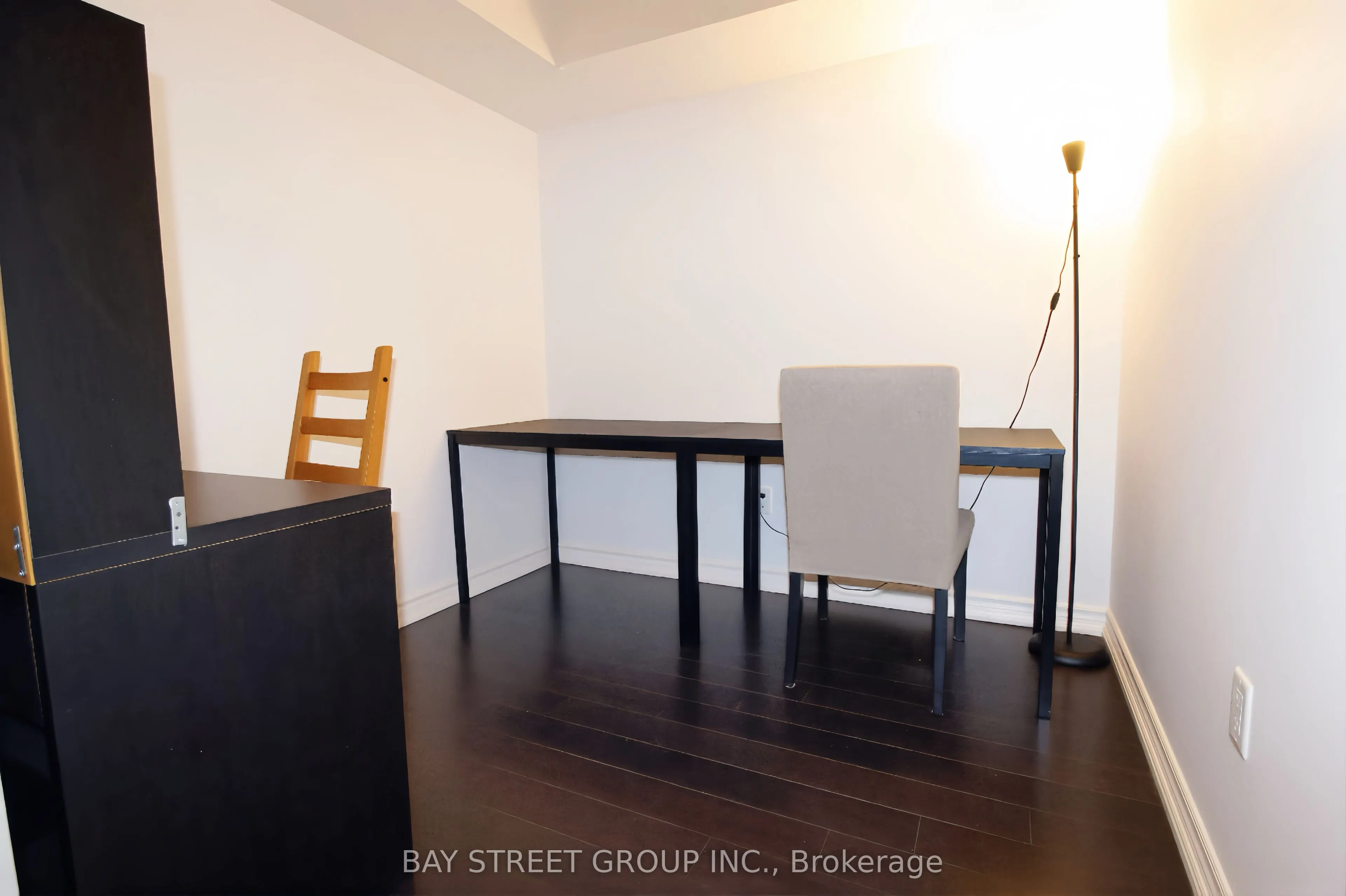 386 Yonge Street, #2213