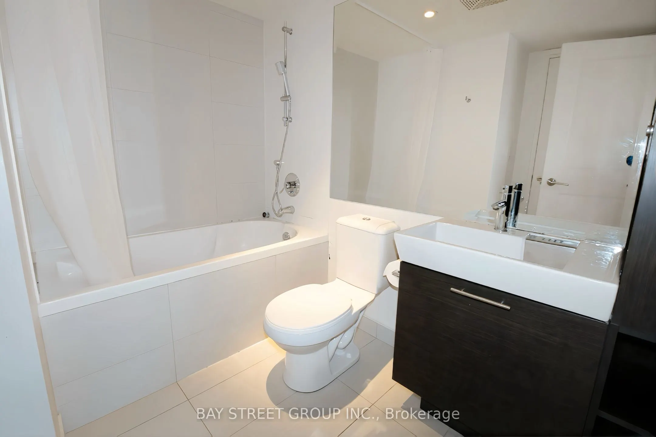 386 Yonge Street, #2213
