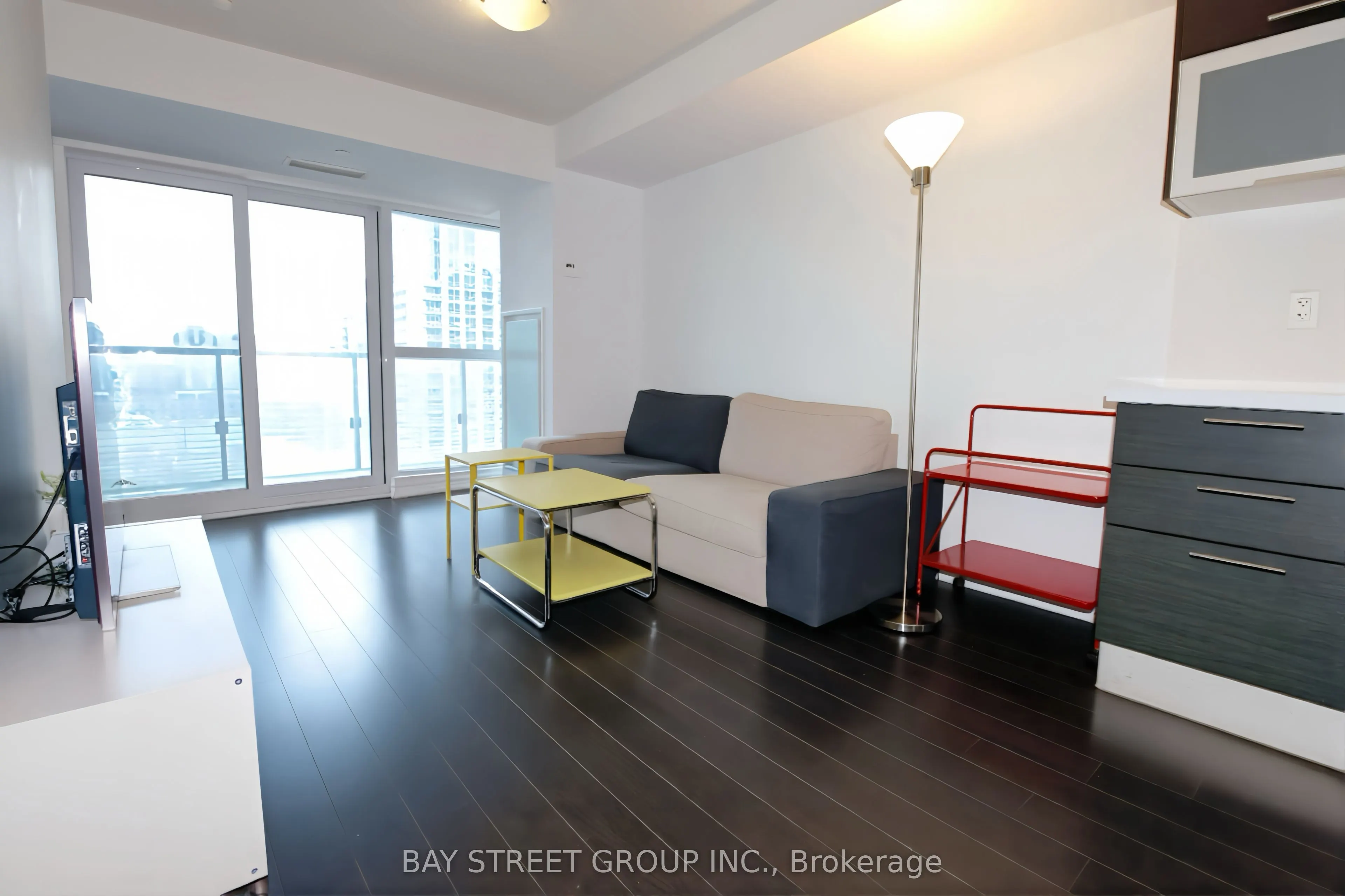 386 Yonge Street, #2213