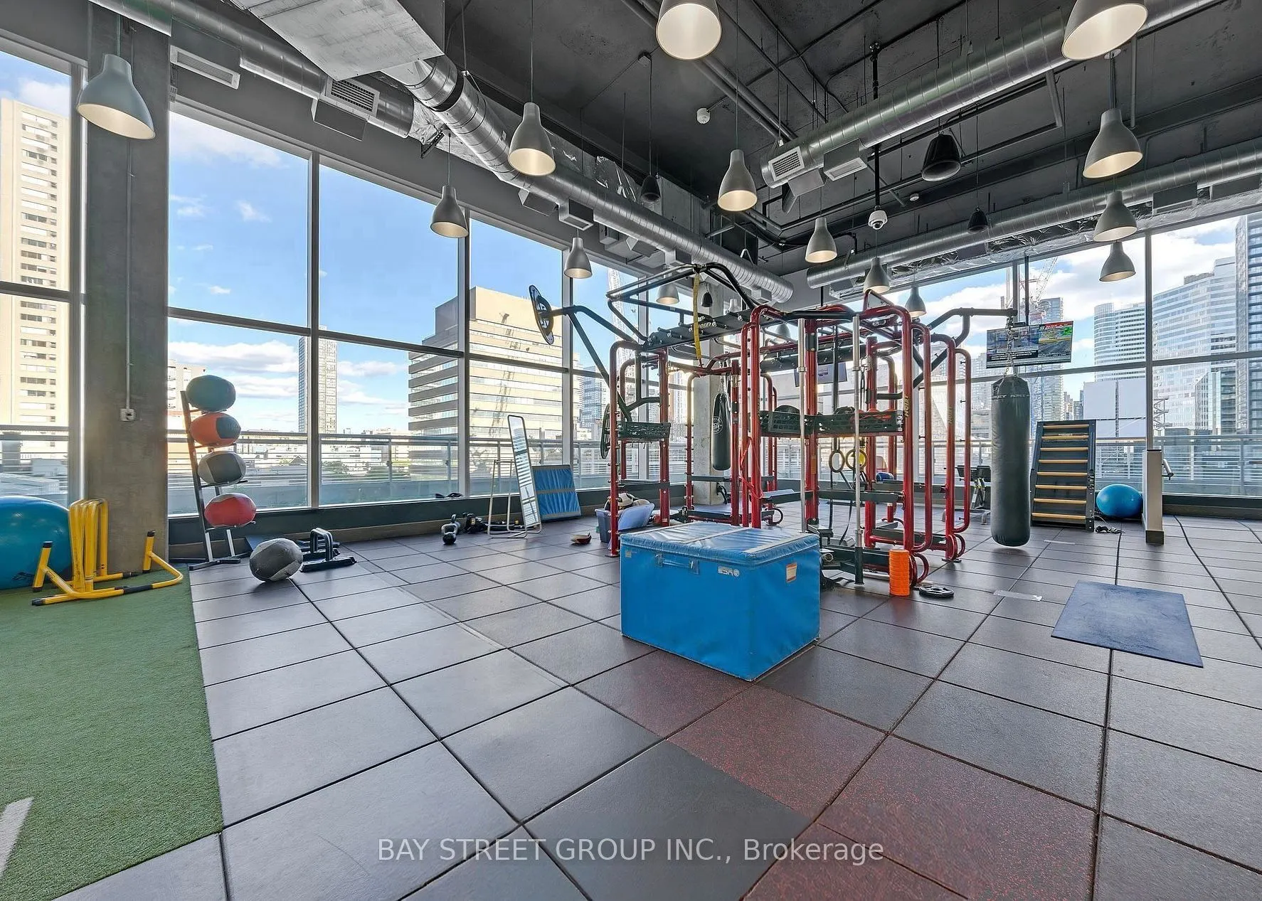 386 Yonge Street, #2213