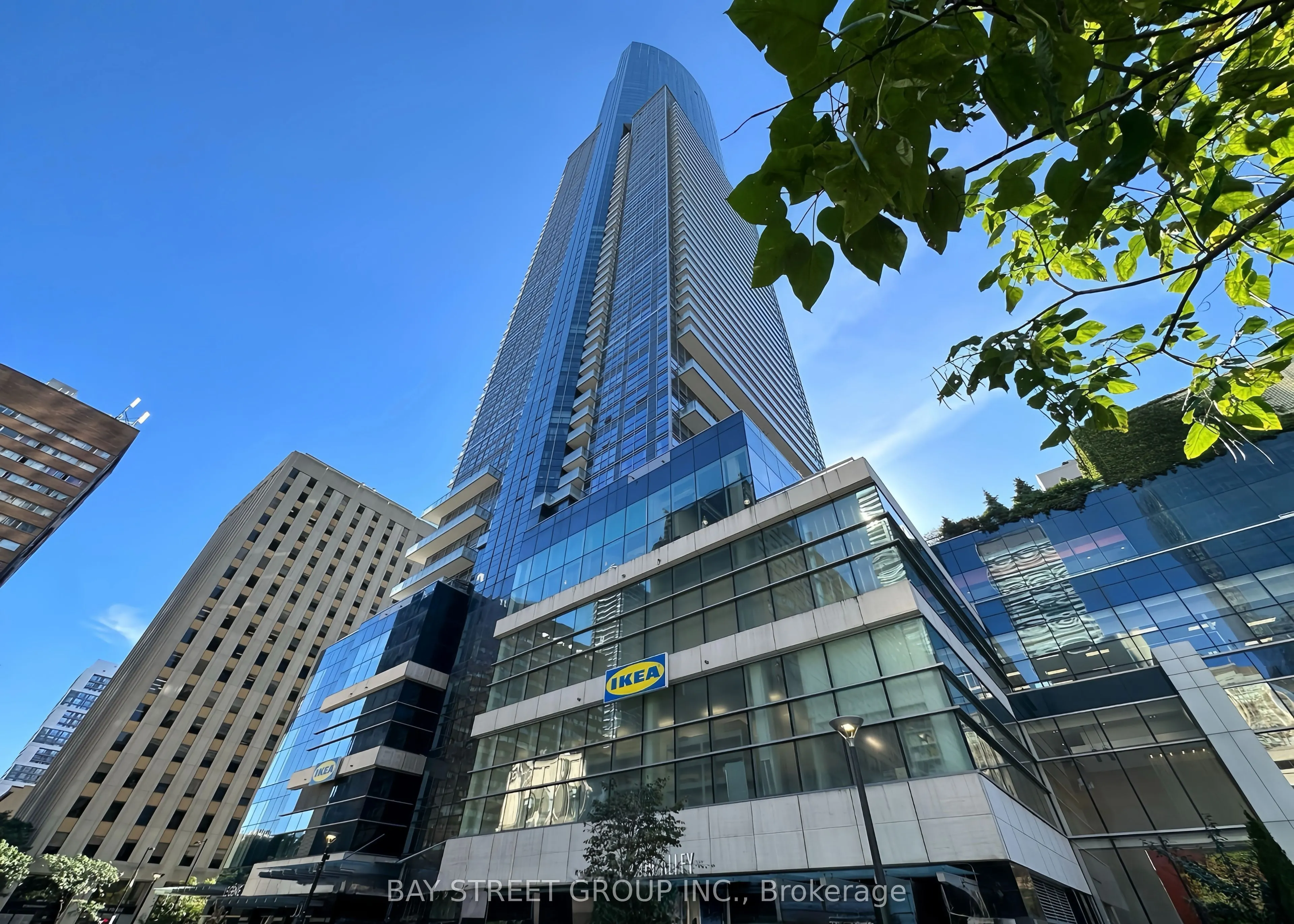 386 Yonge Street, #2213