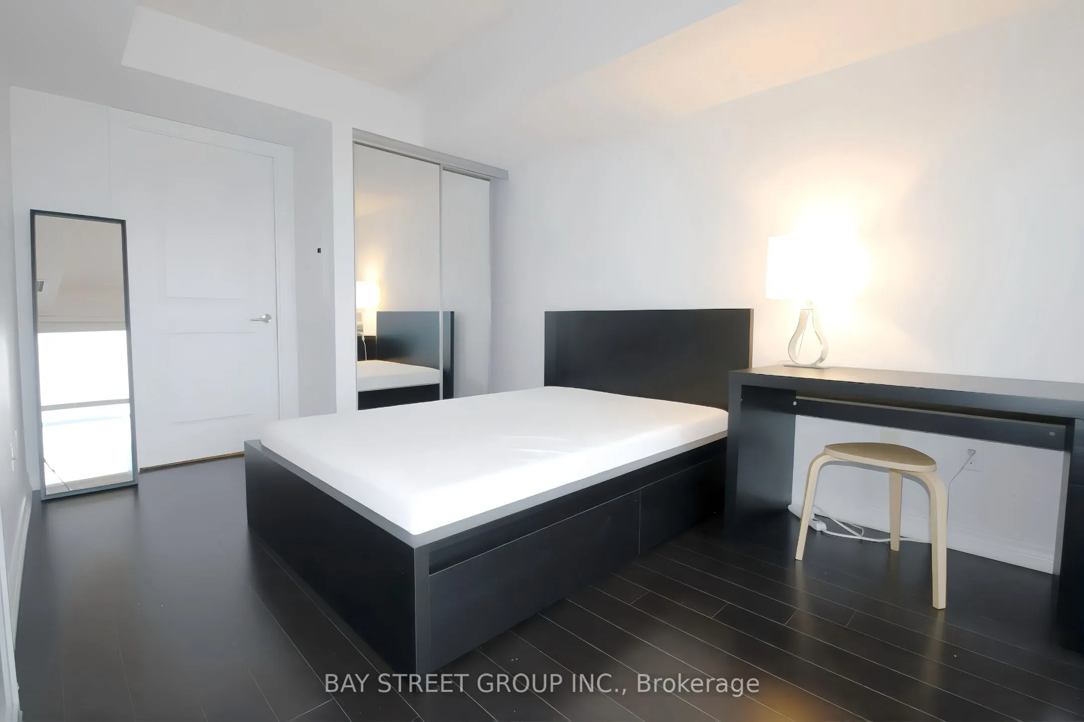 386 Yonge Street, #2213