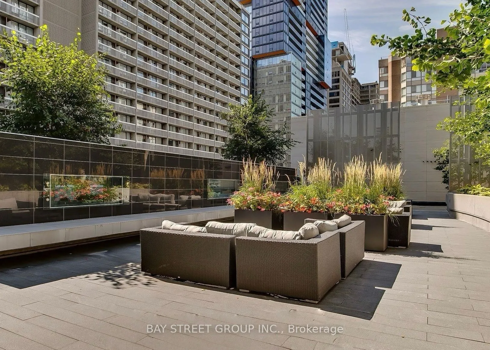 386 Yonge Street, #2213