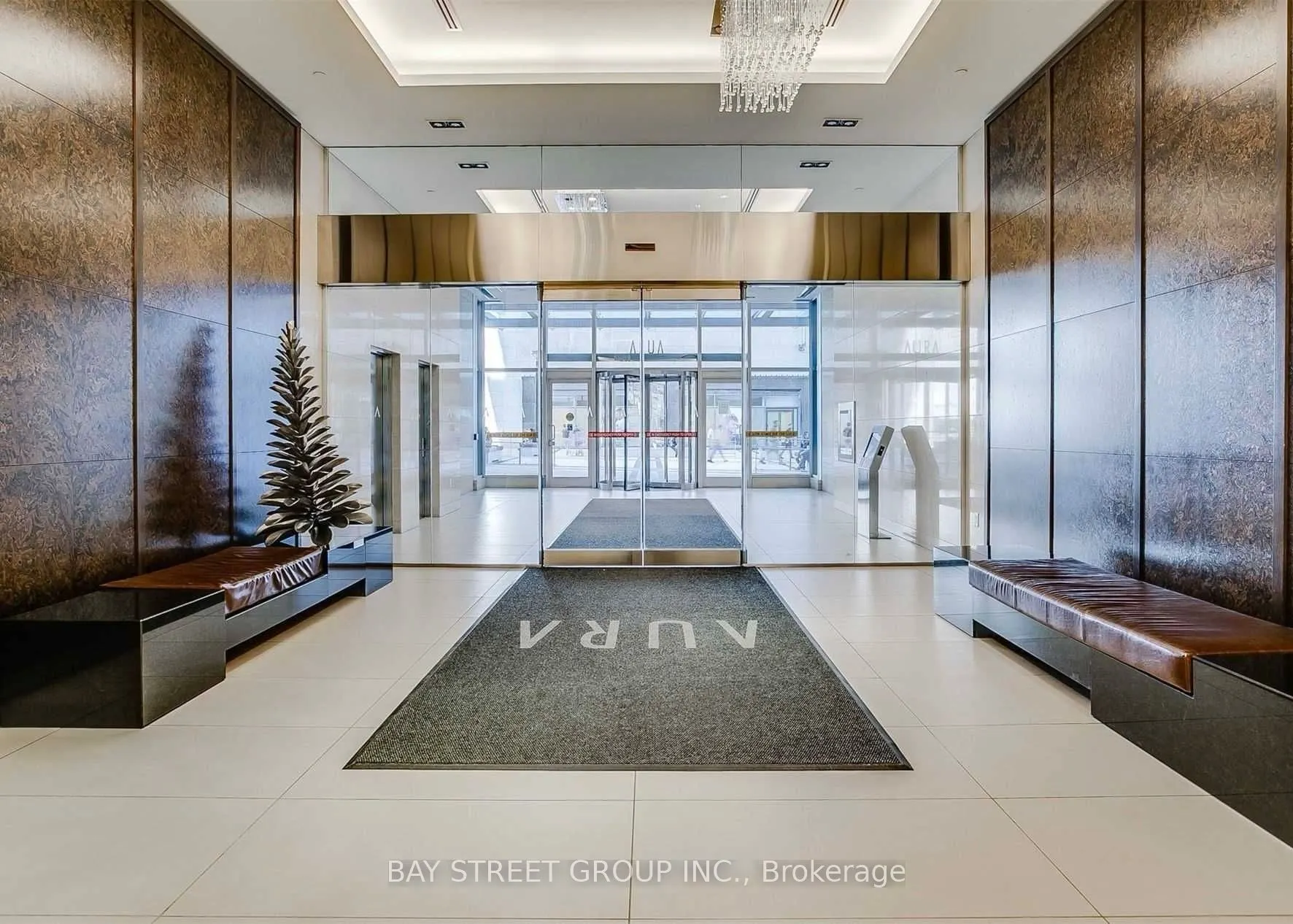 386 Yonge Street, #2213