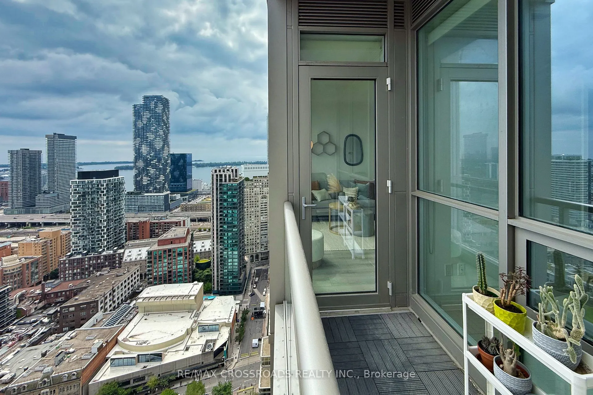 88 Scott Street, #3405
