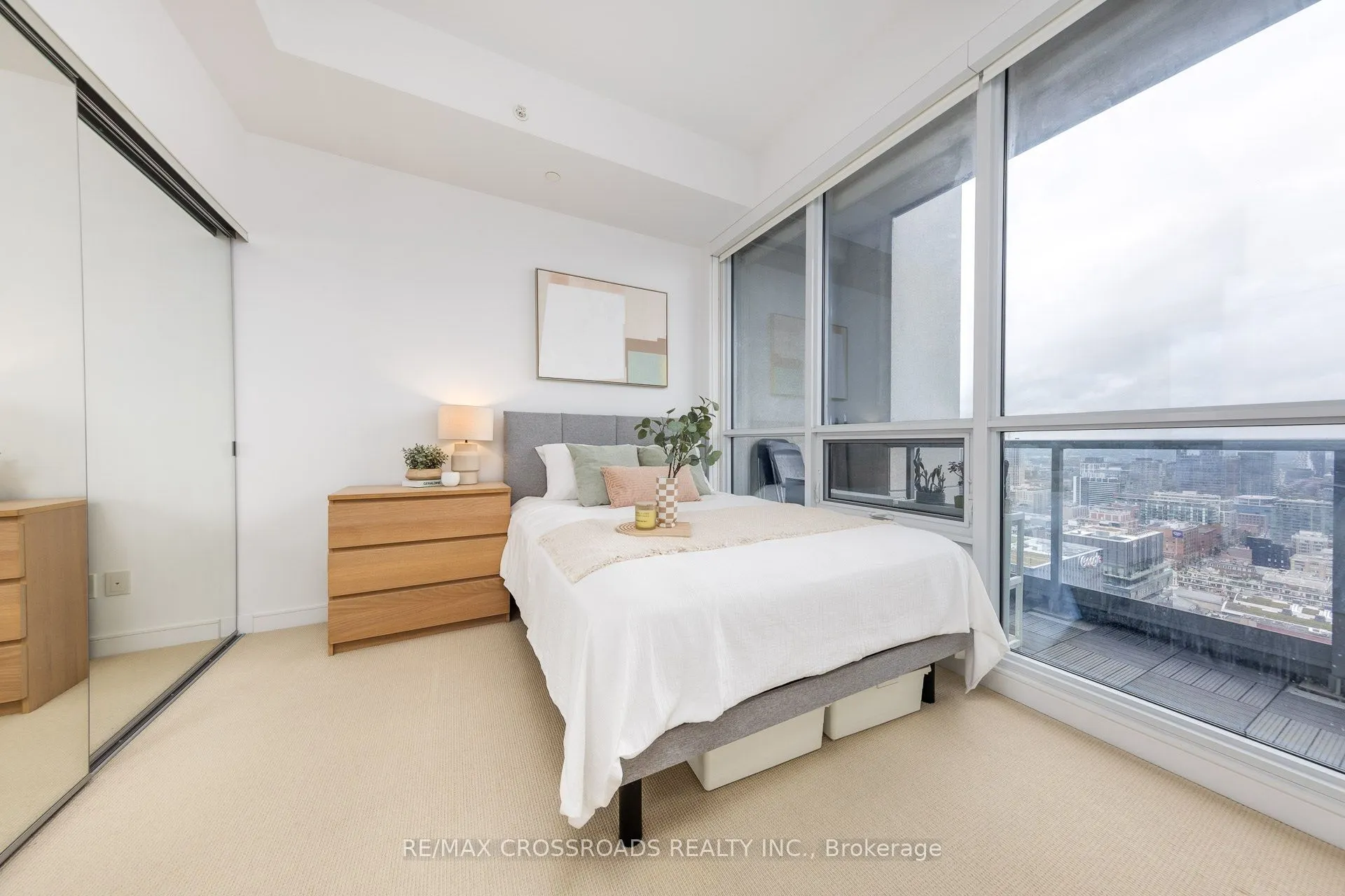 88 Scott Street, #3405