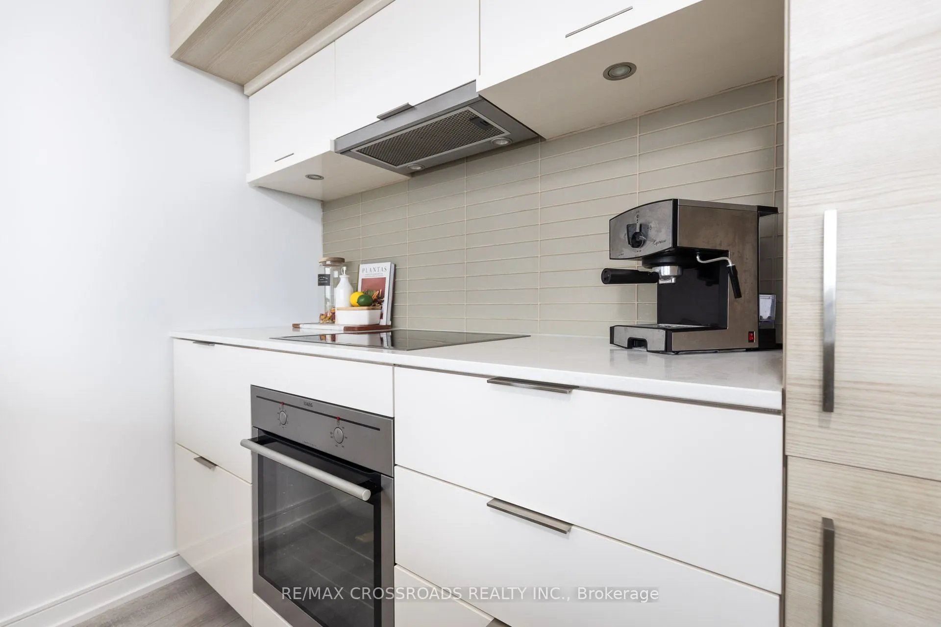 88 Scott Street, #3405