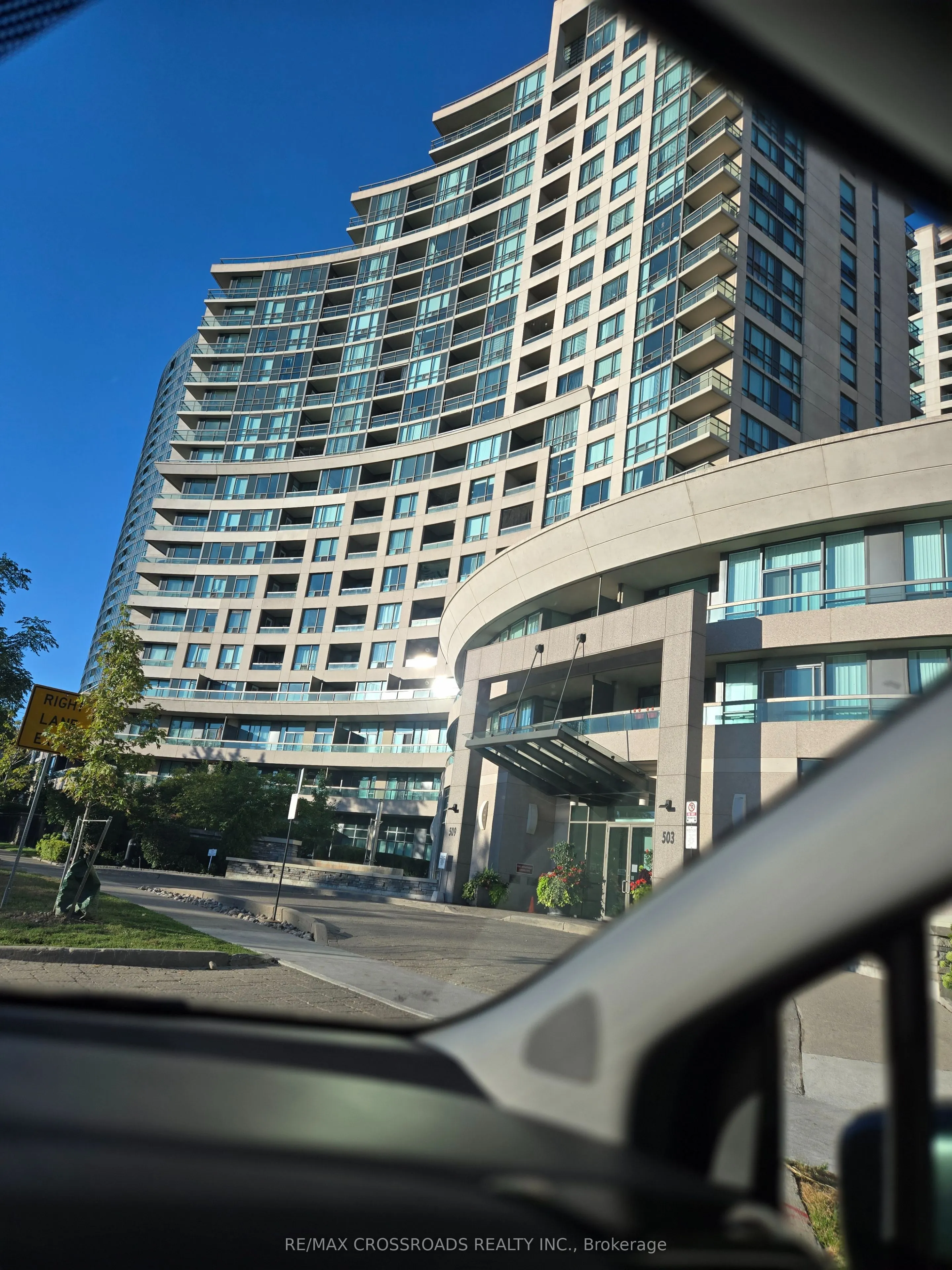509 Beecroft Road, #1512