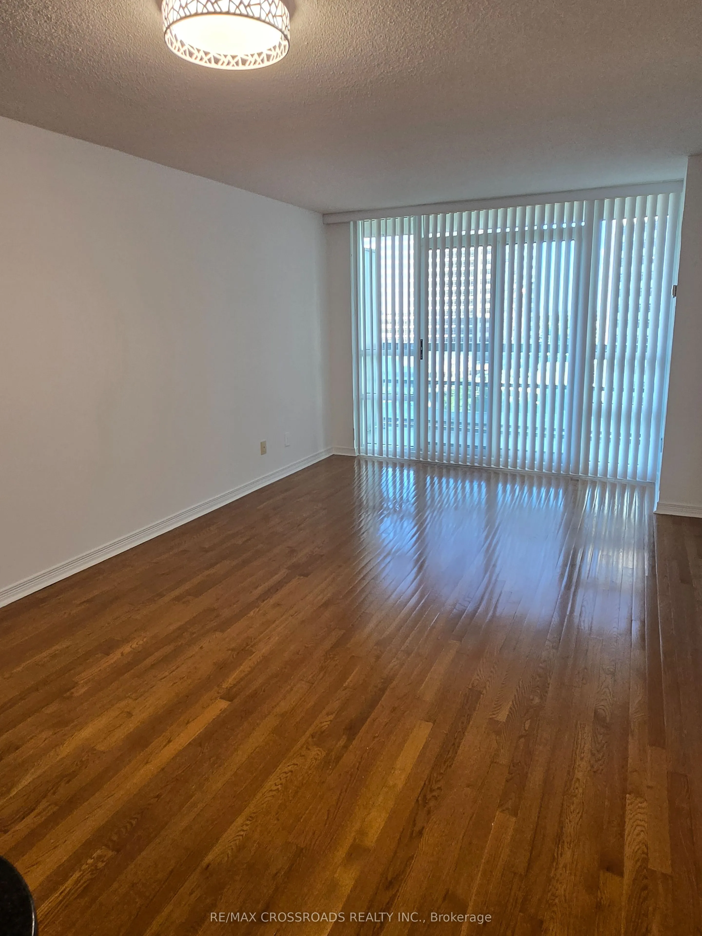 509 Beecroft Road, #1512