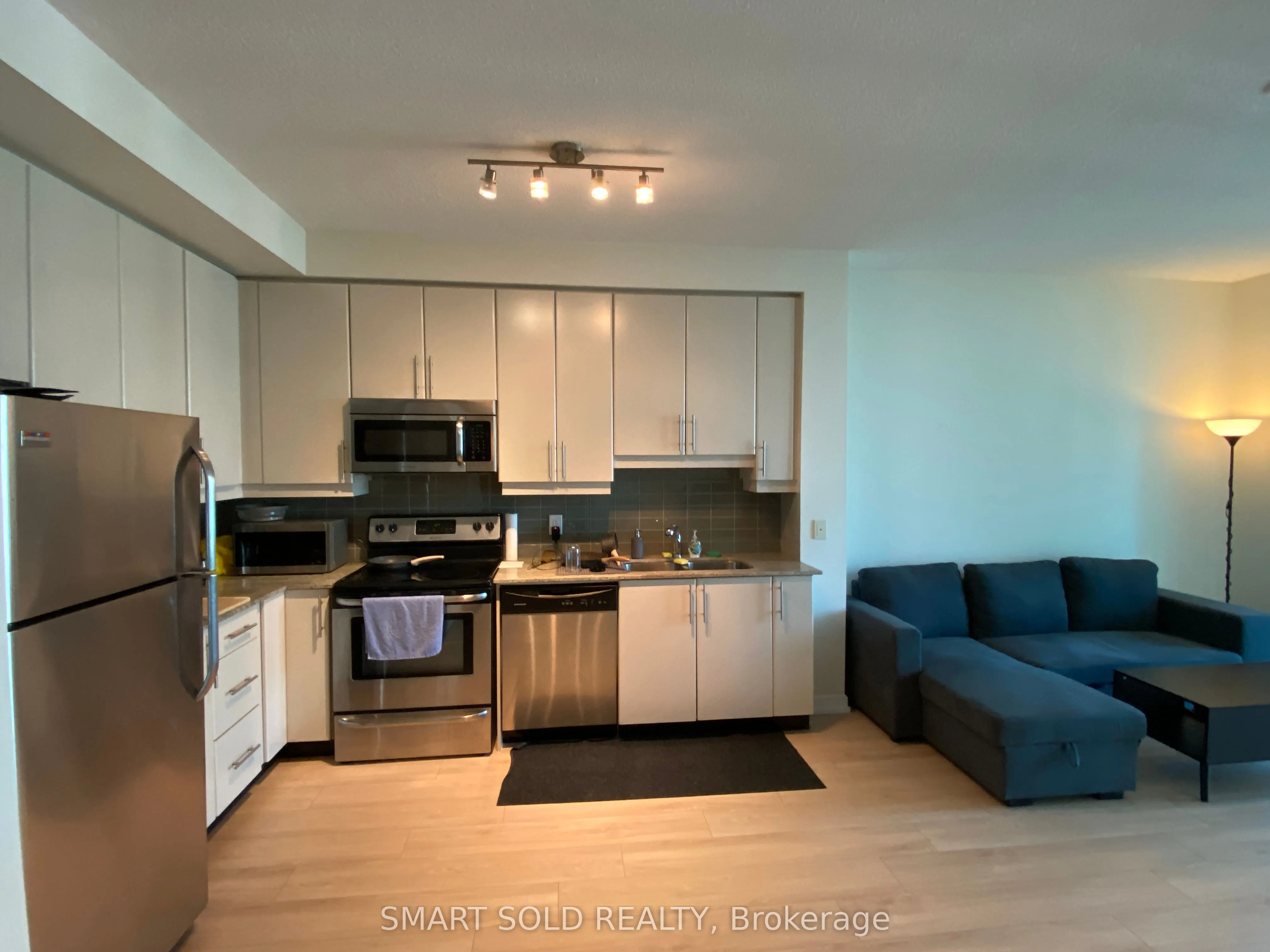 33 Bay Street, #2807