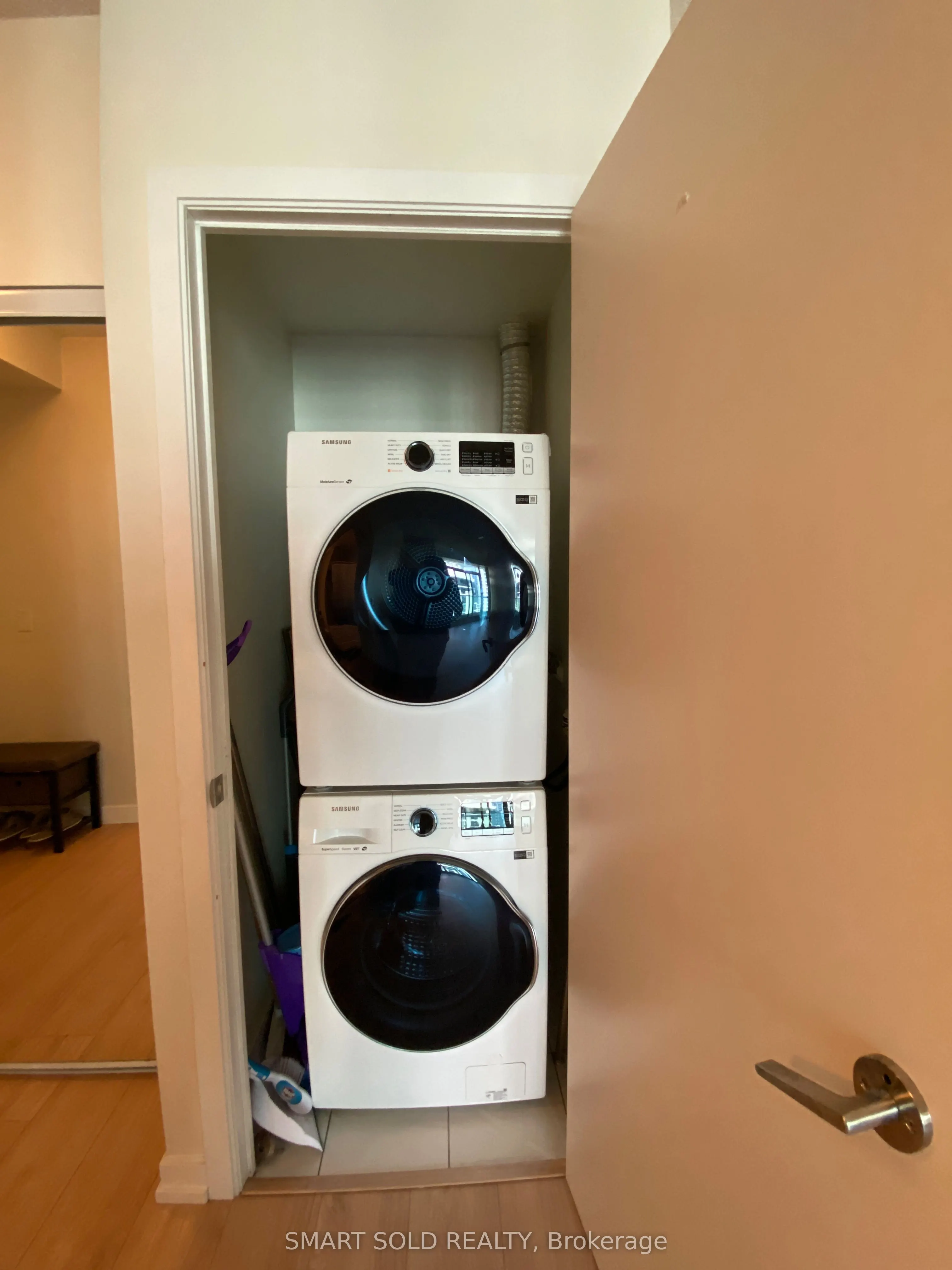 33 Bay Street, #2807