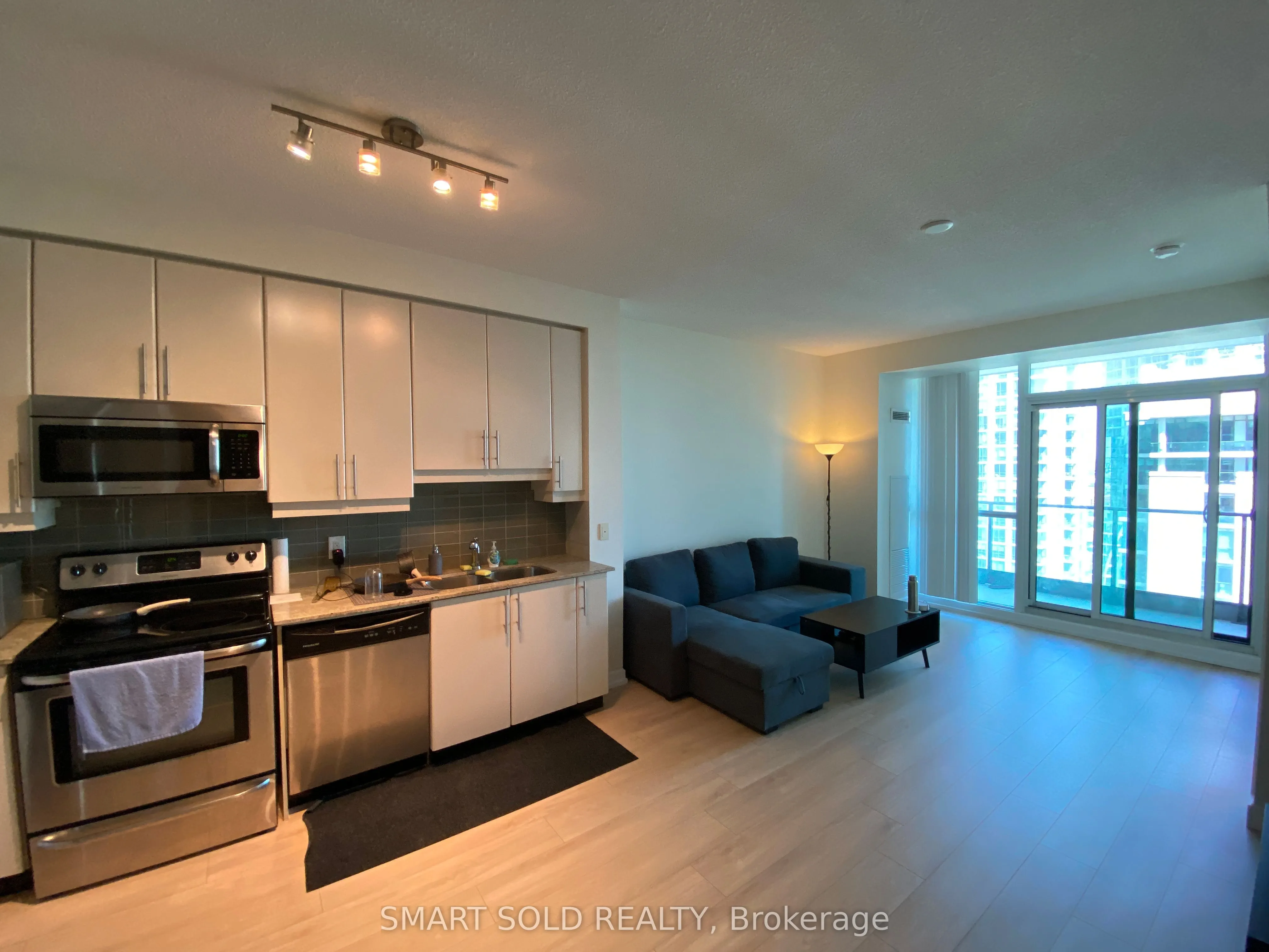 33 Bay Street, #2807