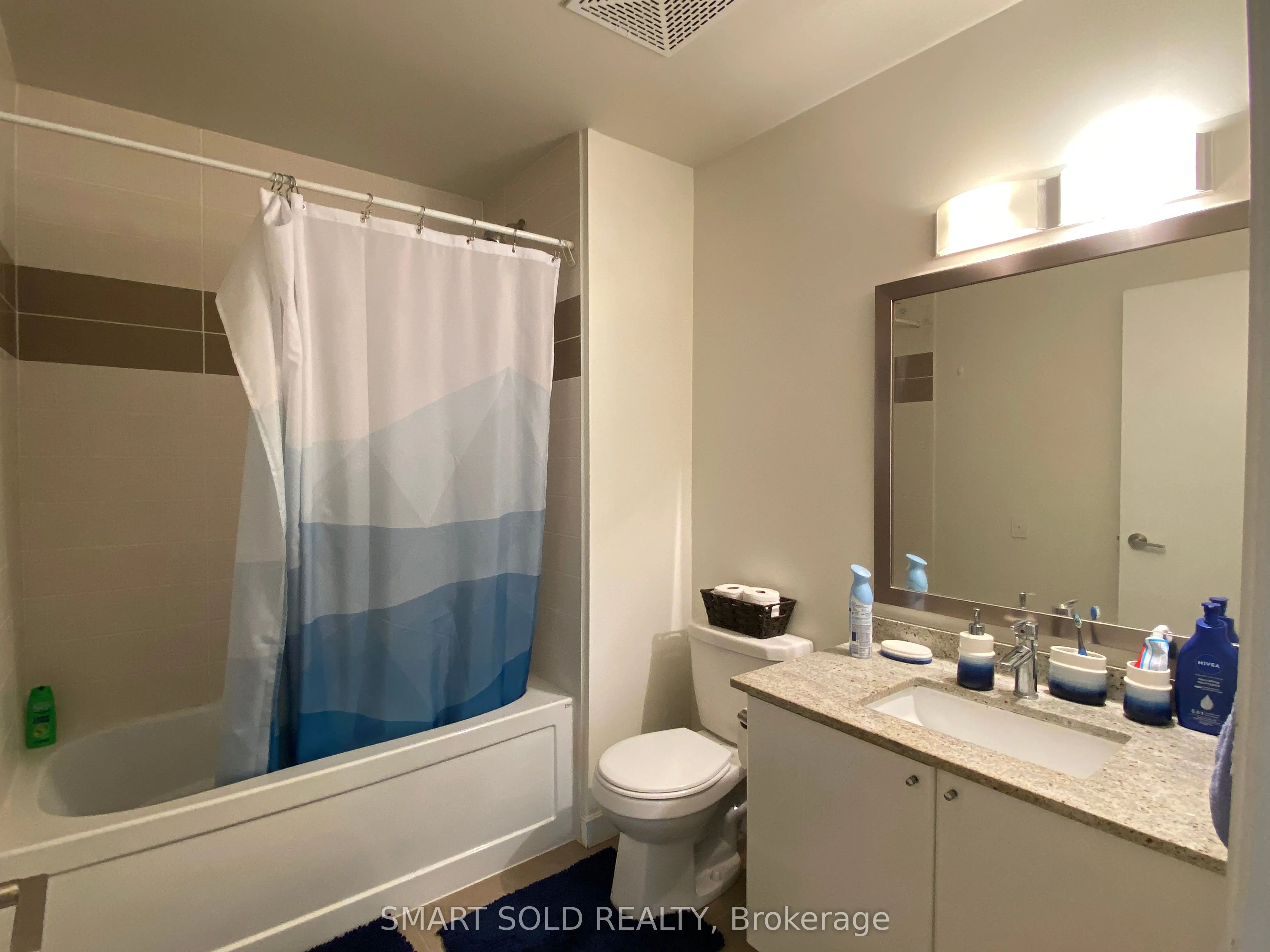 33 Bay Street, #2807