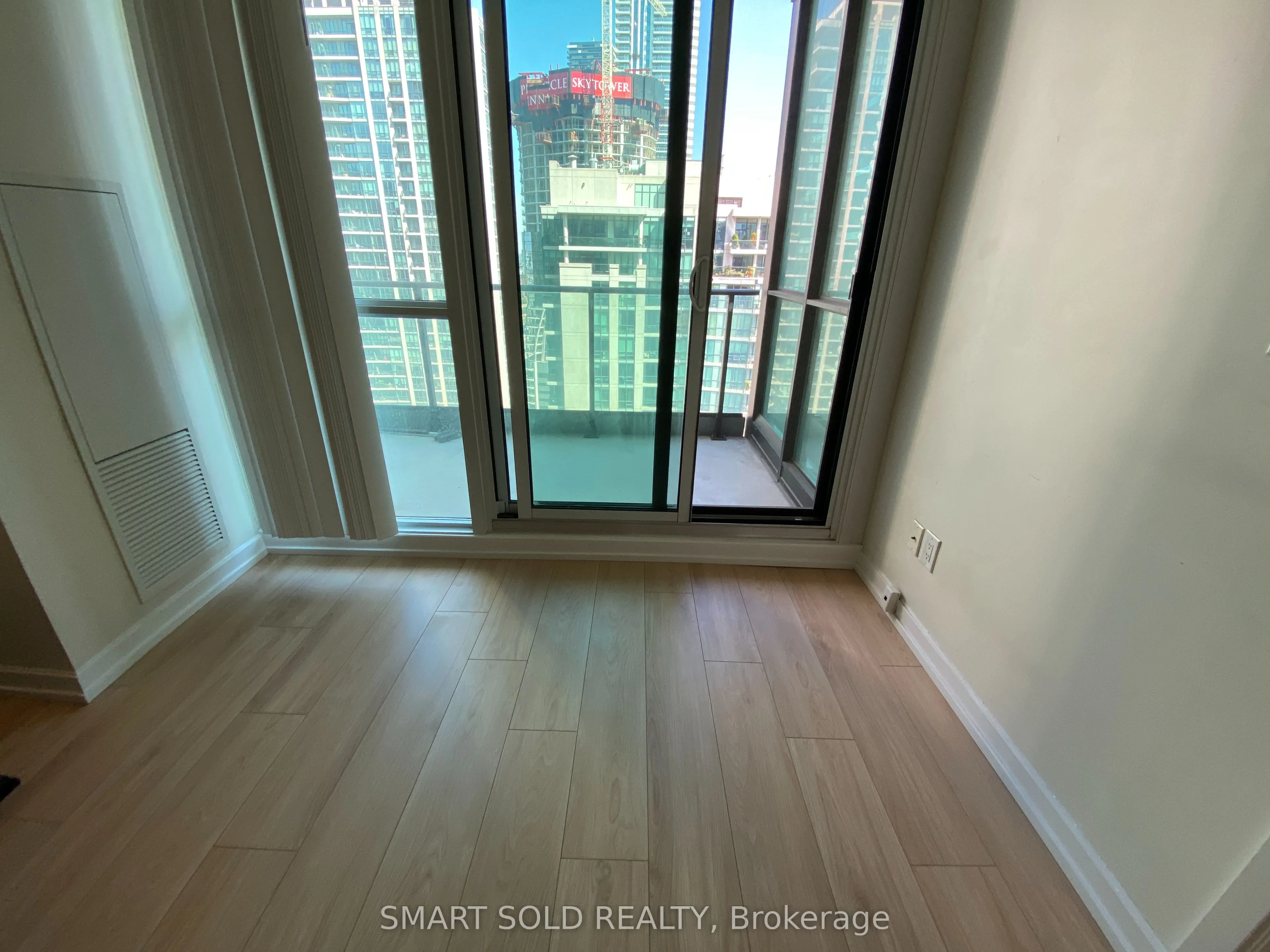 33 Bay Street, #2807