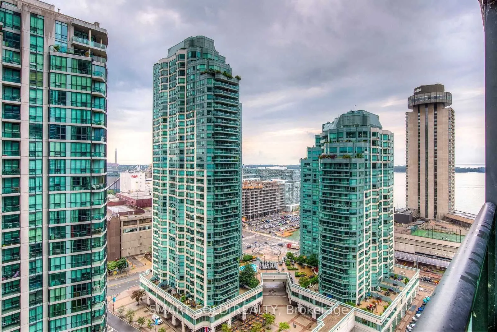 33 Bay Street, #2807