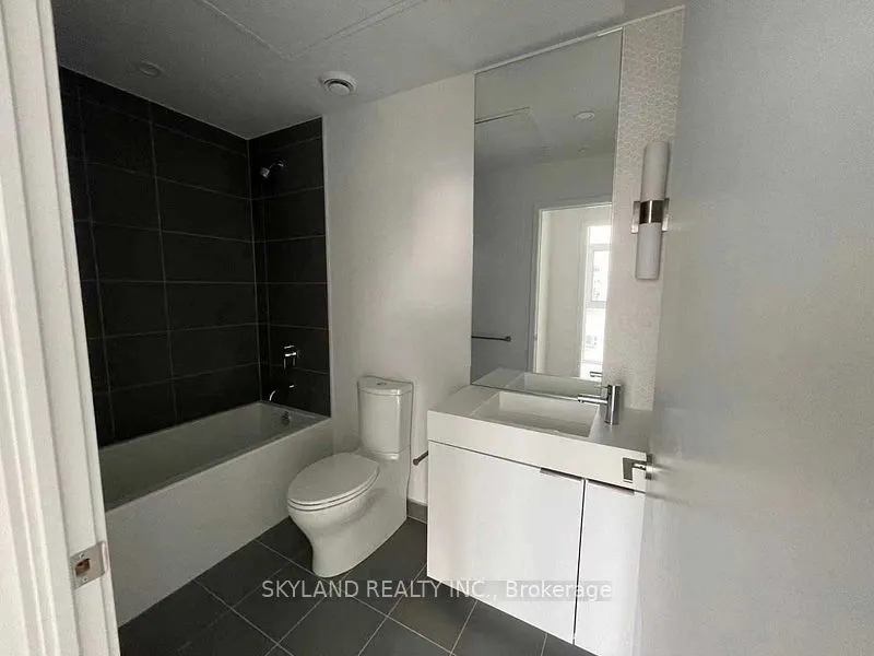 33 Helendale Avenue, #2213
