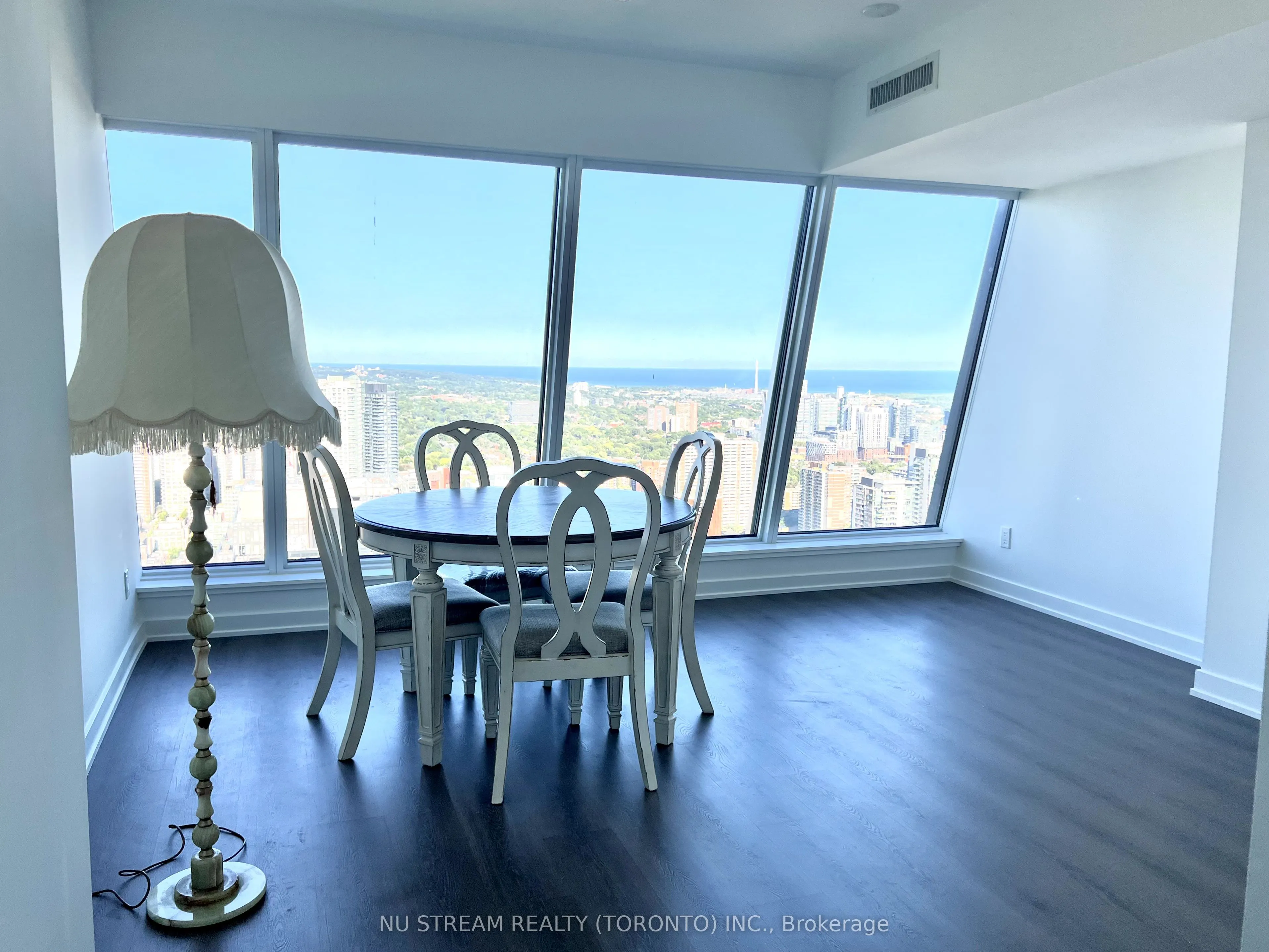8 Wellesley Street W, #5507