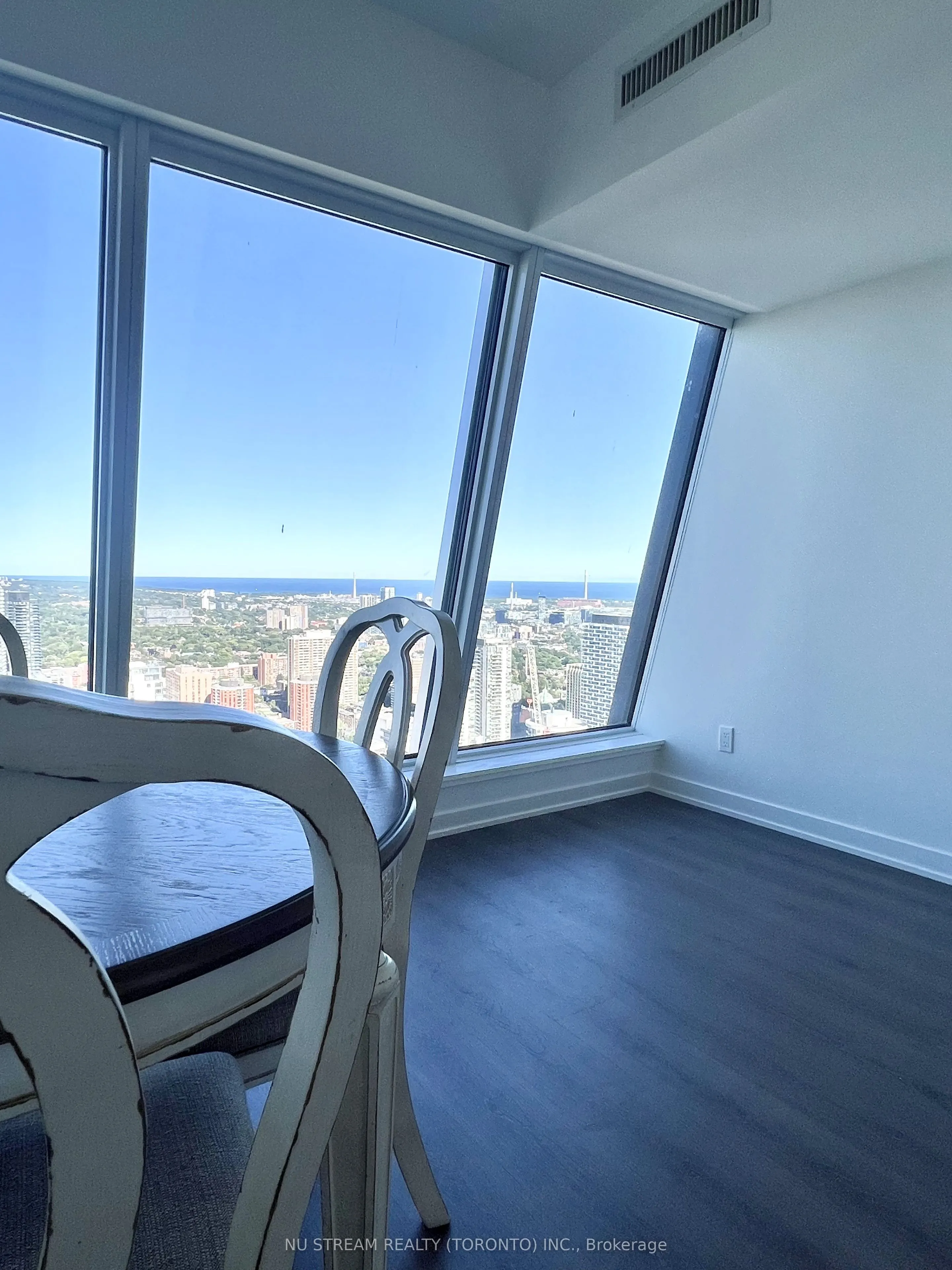 8 Wellesley Street W, #5507