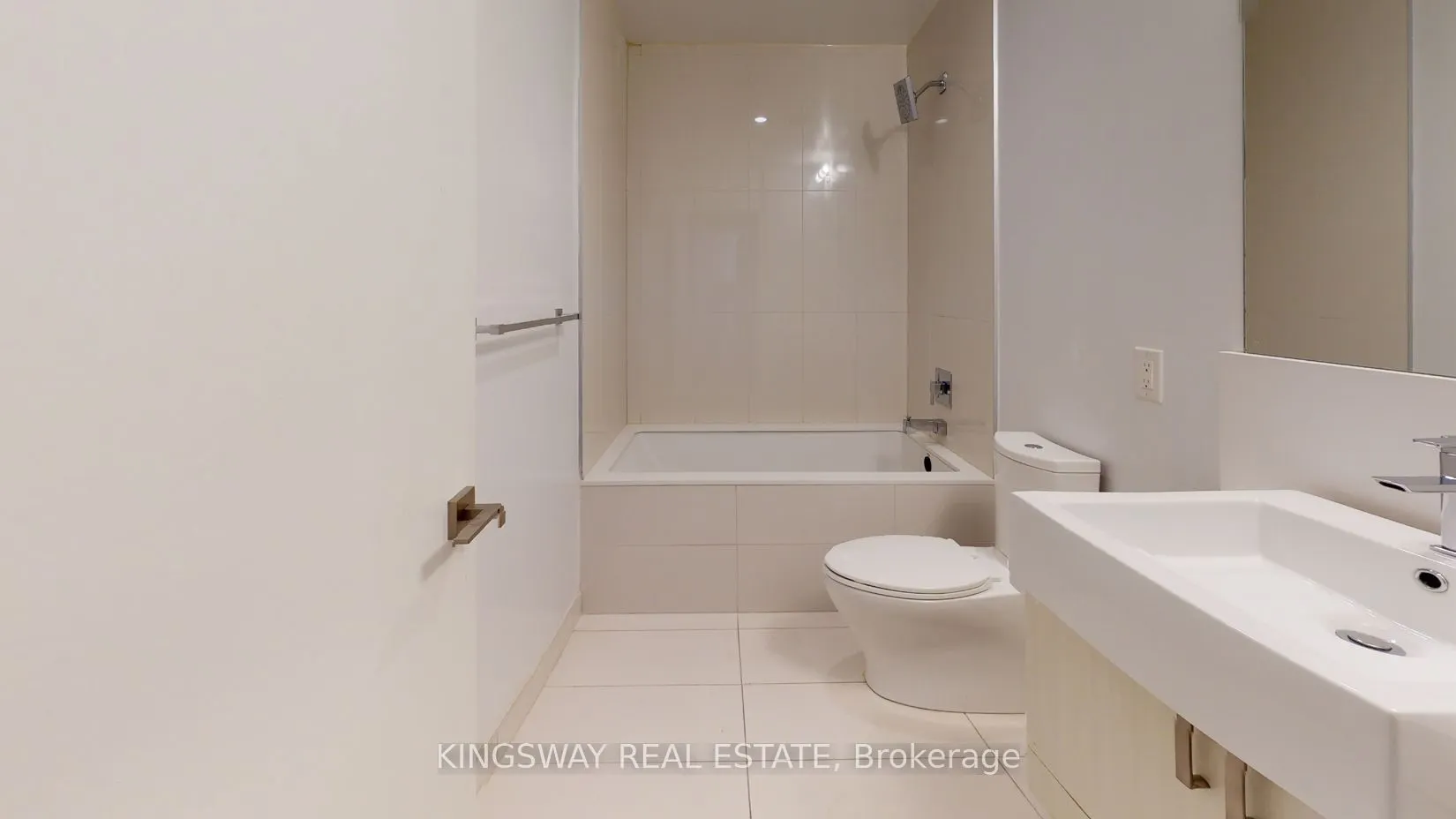 15 Beverley Street, #307