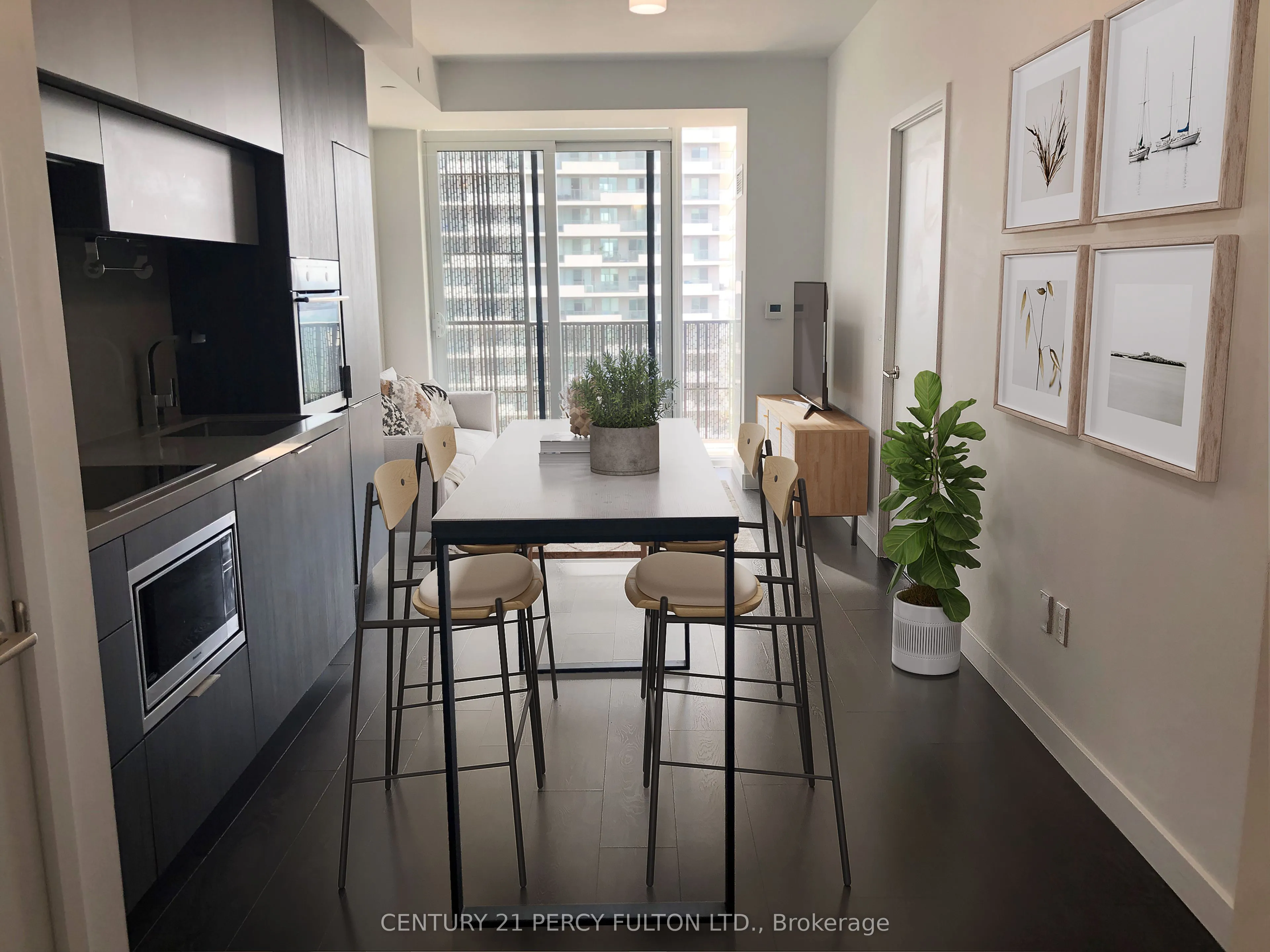 8 Eglinton Avenue E, #2001