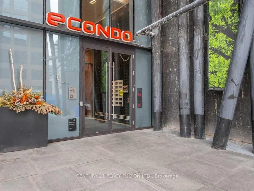 8 Eglinton Avenue E, #2001