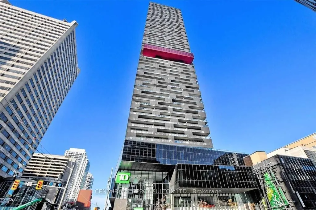 8 Eglinton Avenue E, #2001