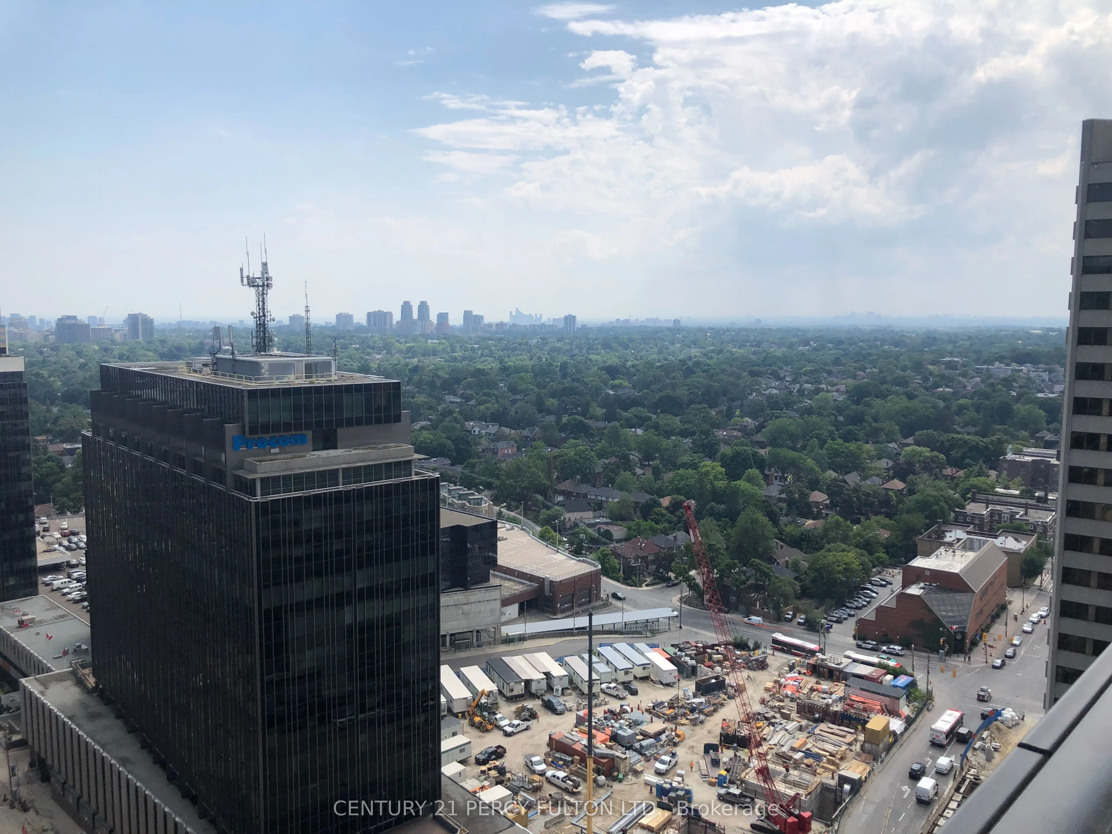 8 Eglinton Avenue E, #2001