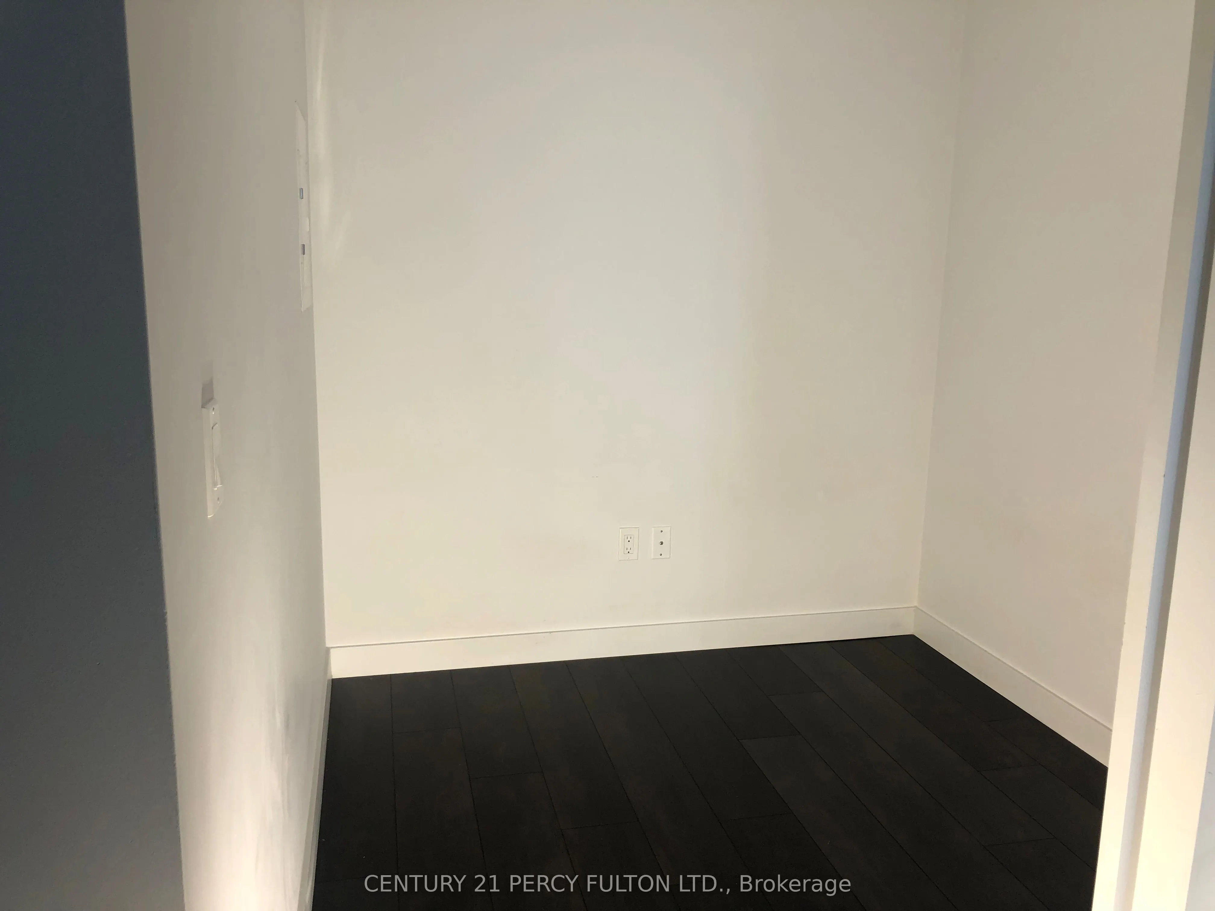 8 Eglinton Avenue E, #2001