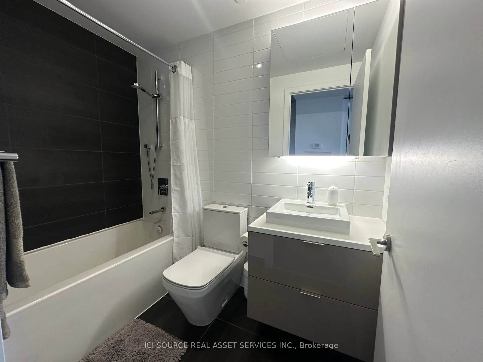 170 Bayview Avenue, #2407