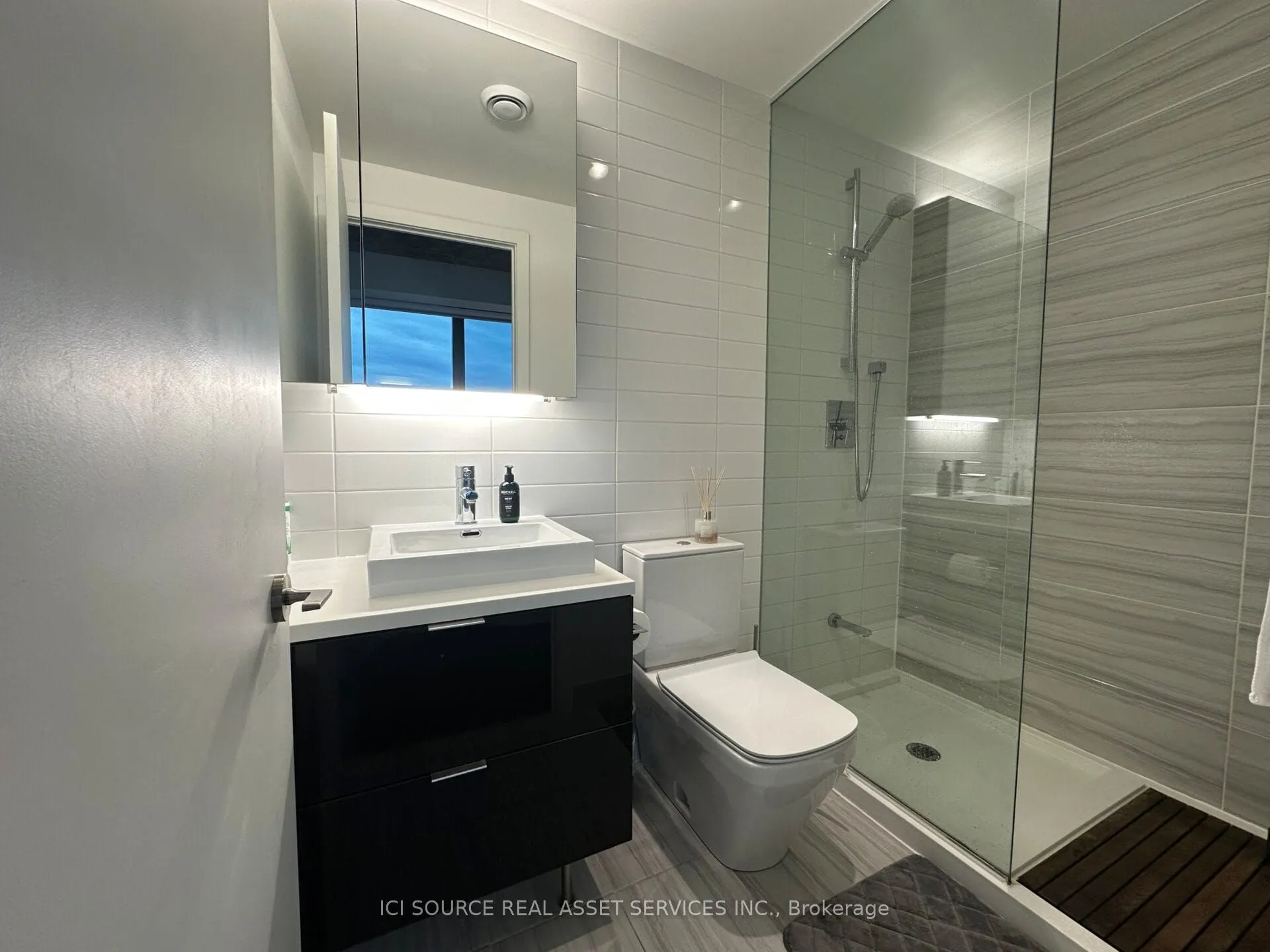 170 Bayview Avenue, #2407