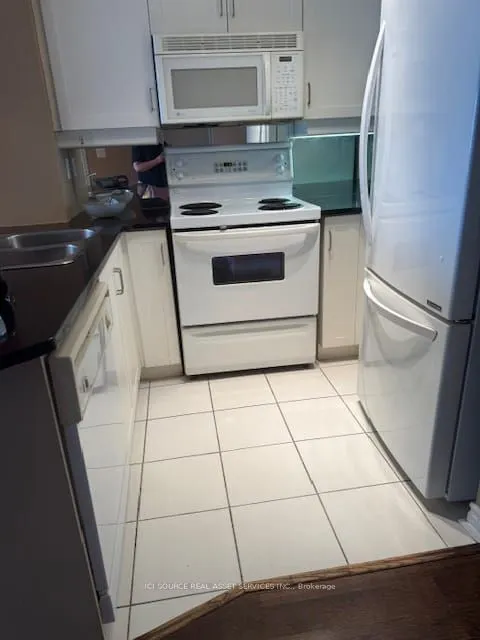 8 Rean Drive, #1807