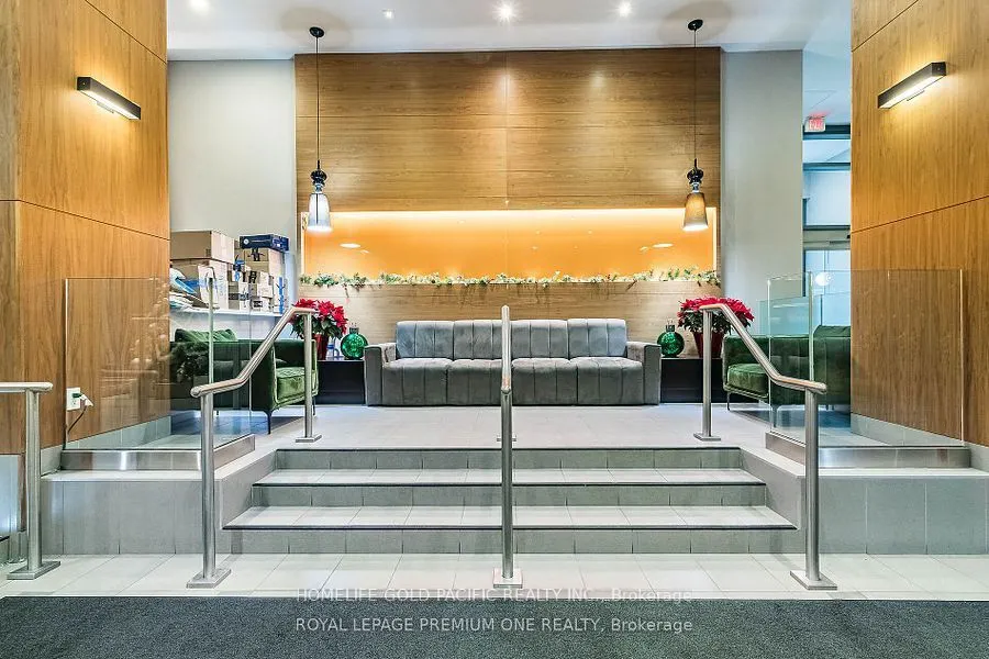 295 Adelaide Street W, #719