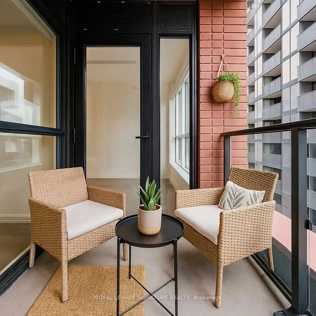 8 Tippett Road, #525
