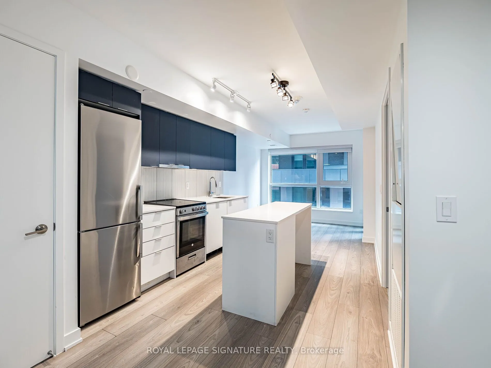 8 Tippett Road, #525