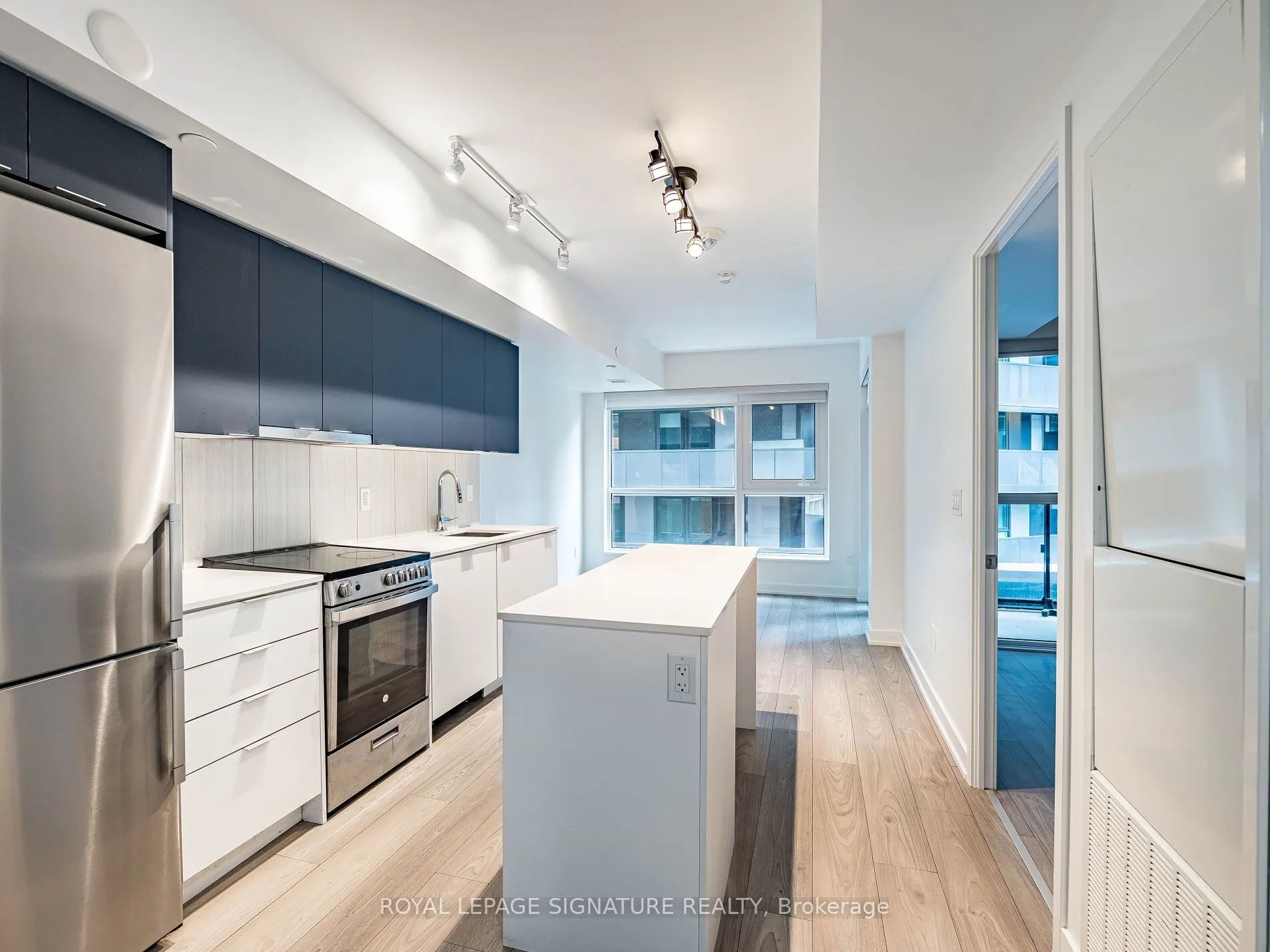 8 Tippett Road, #525