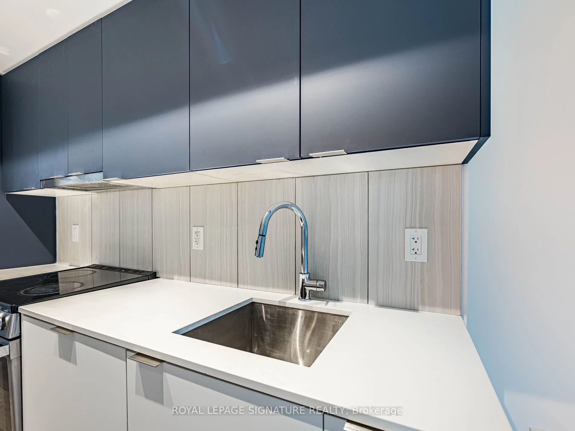 8 Tippett Road, #525