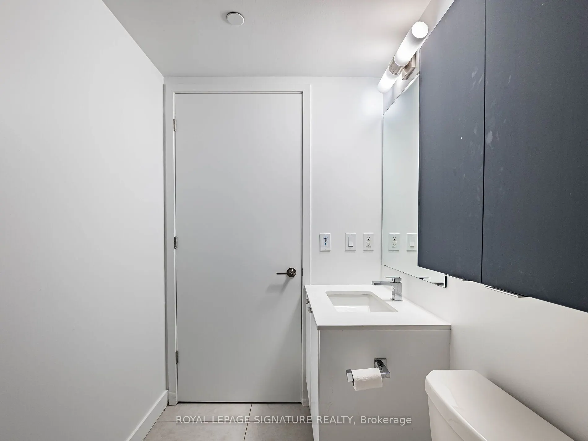8 Tippett Road, #525