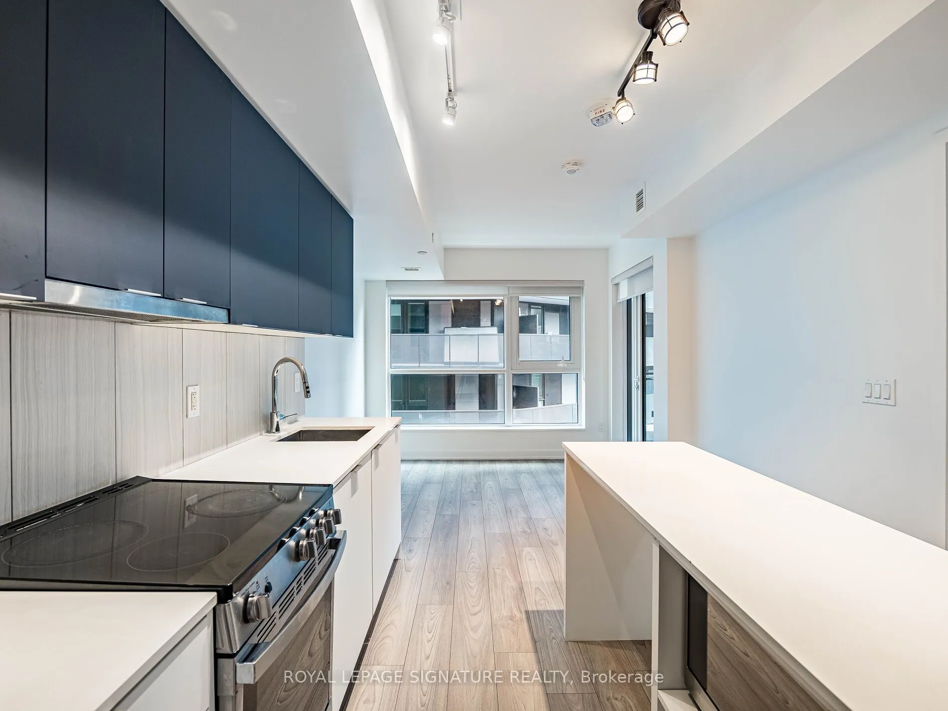 8 Tippett Road, #525