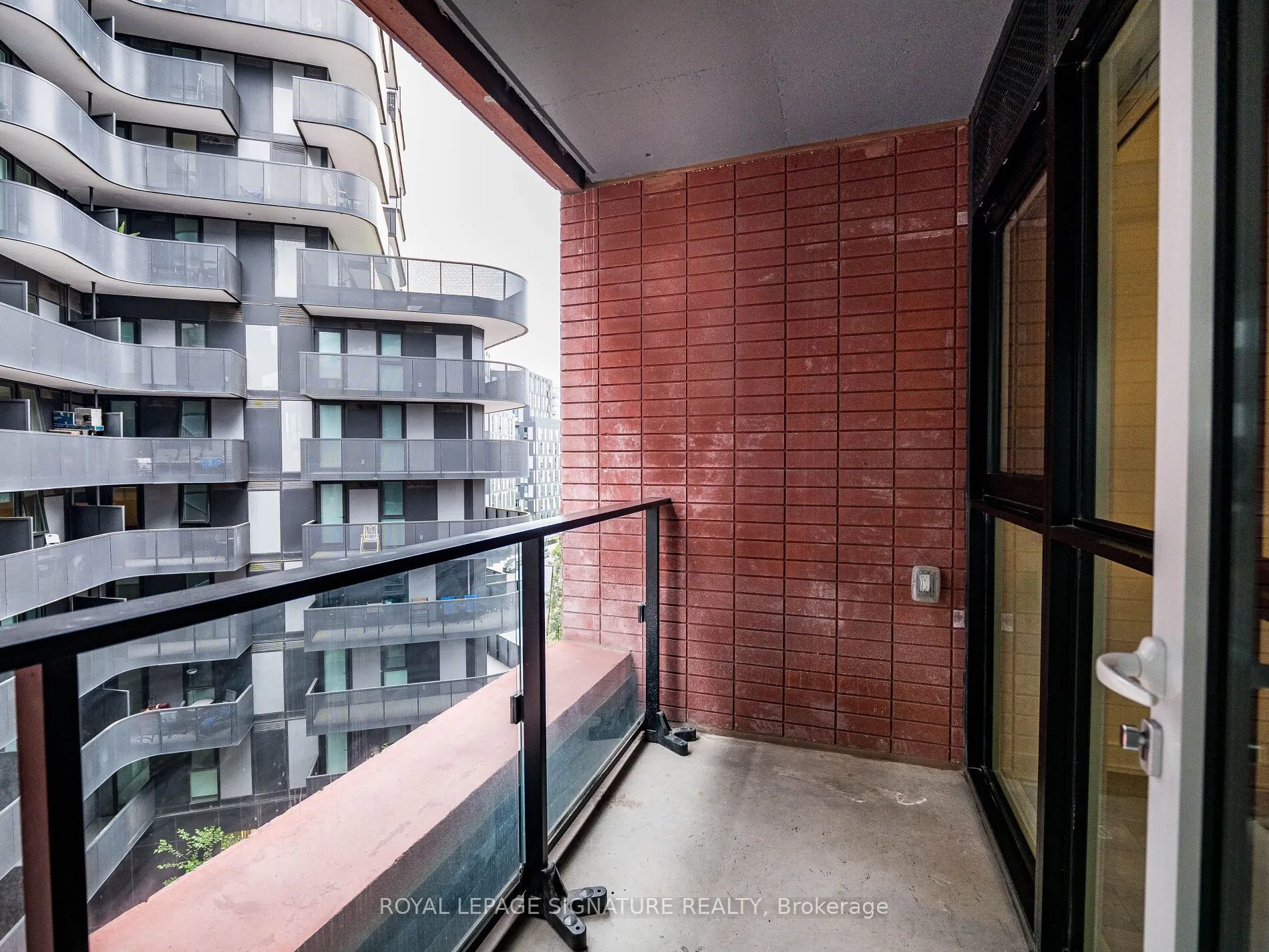 8 Tippett Road, #525