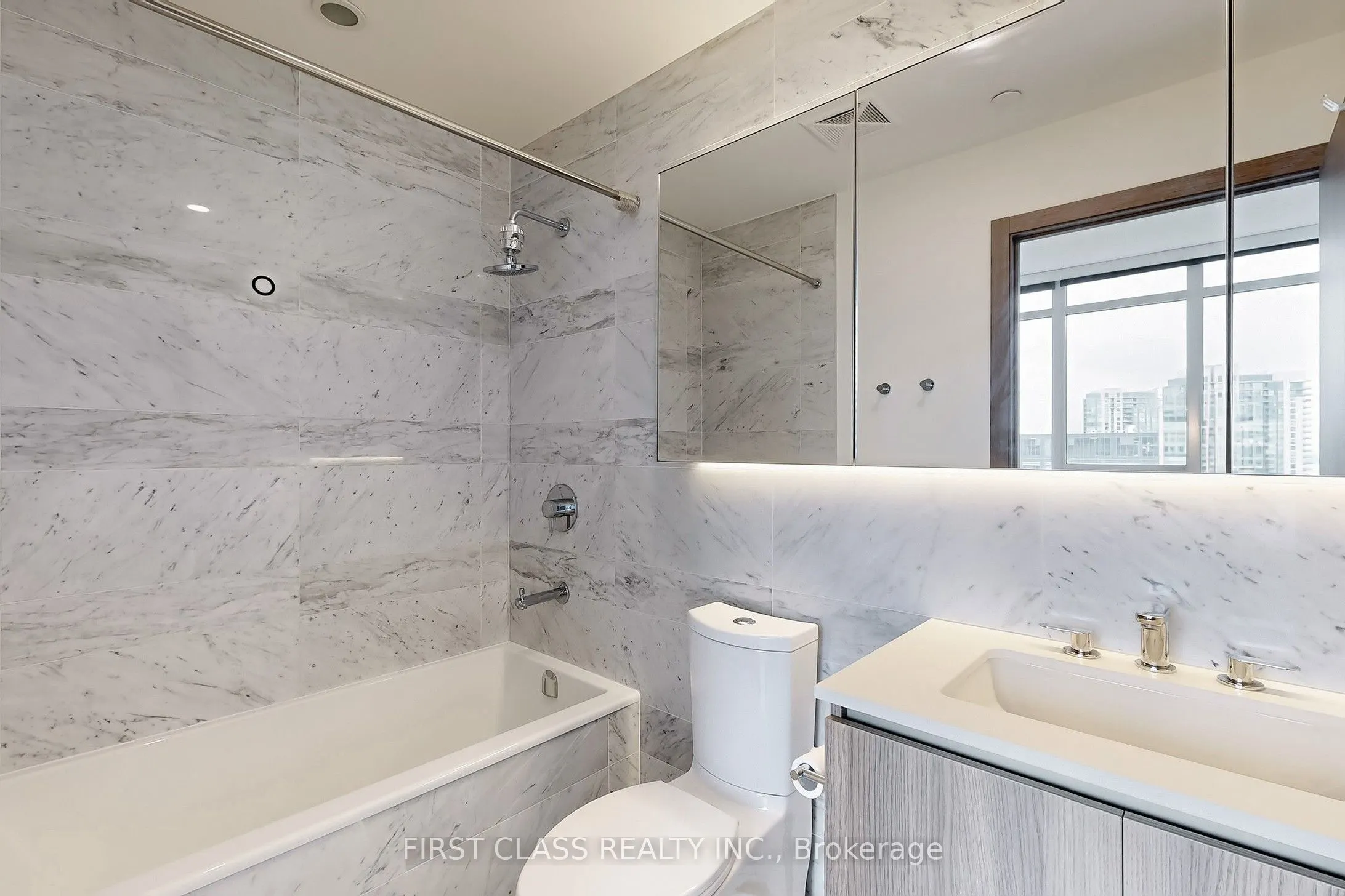 19 Bathurst Street, #3012
